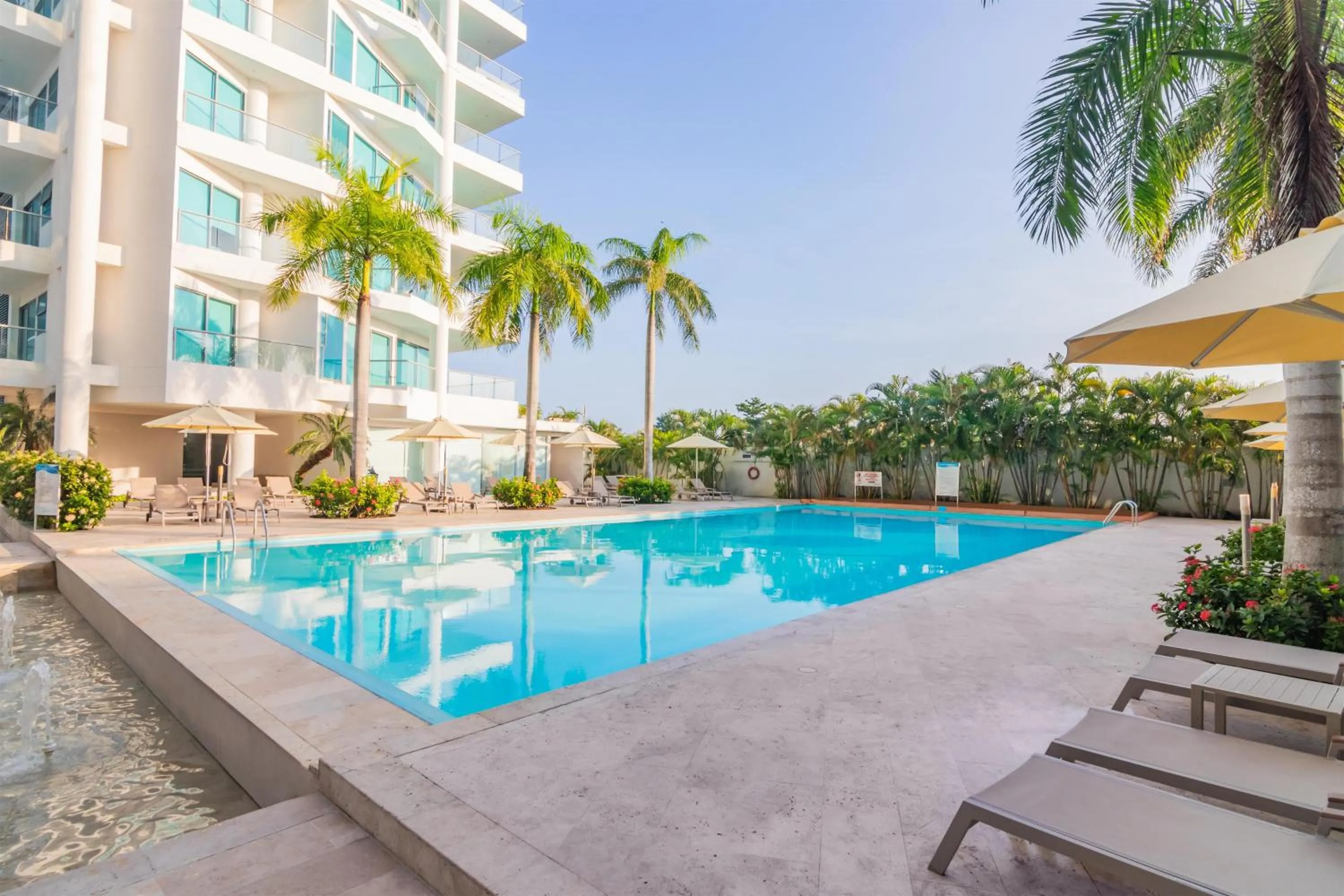 Pool view in Sonesta Hotel Cartagena