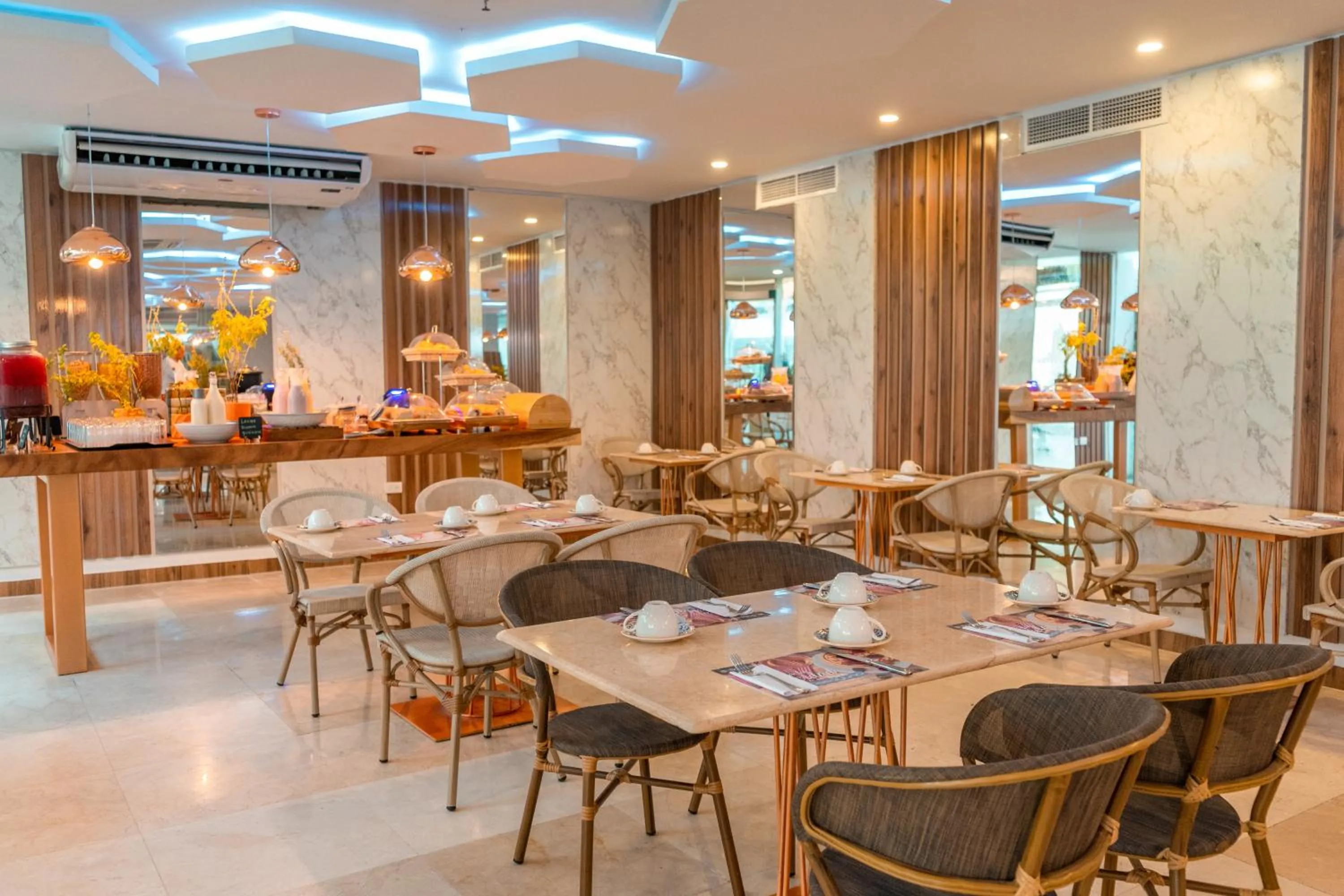 Restaurant/places to eat in Sonesta Hotel Cartagena