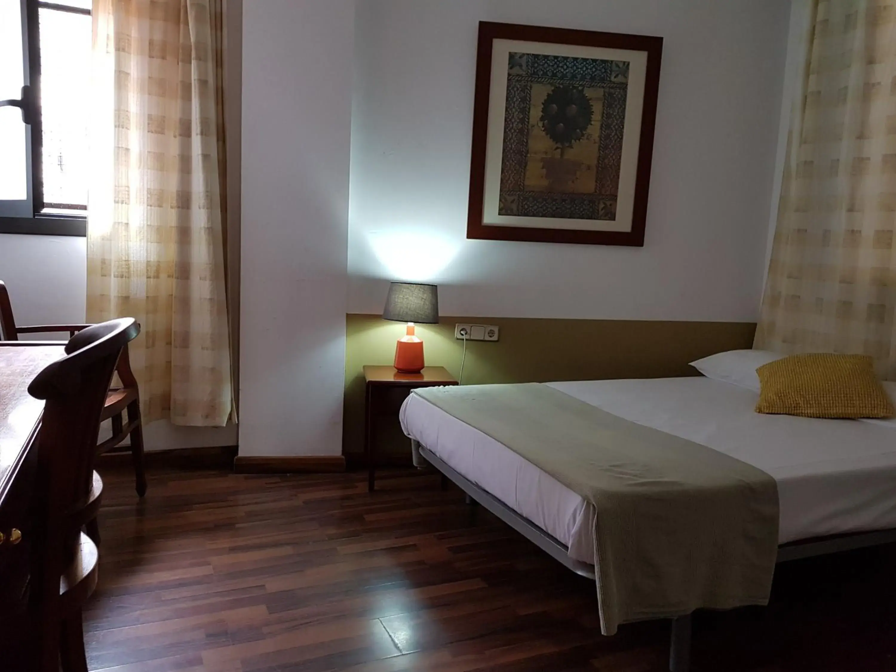 Double or Twin Room in Hostal LK Barcelona Double or Twin Room in Hostal LK Barcelona