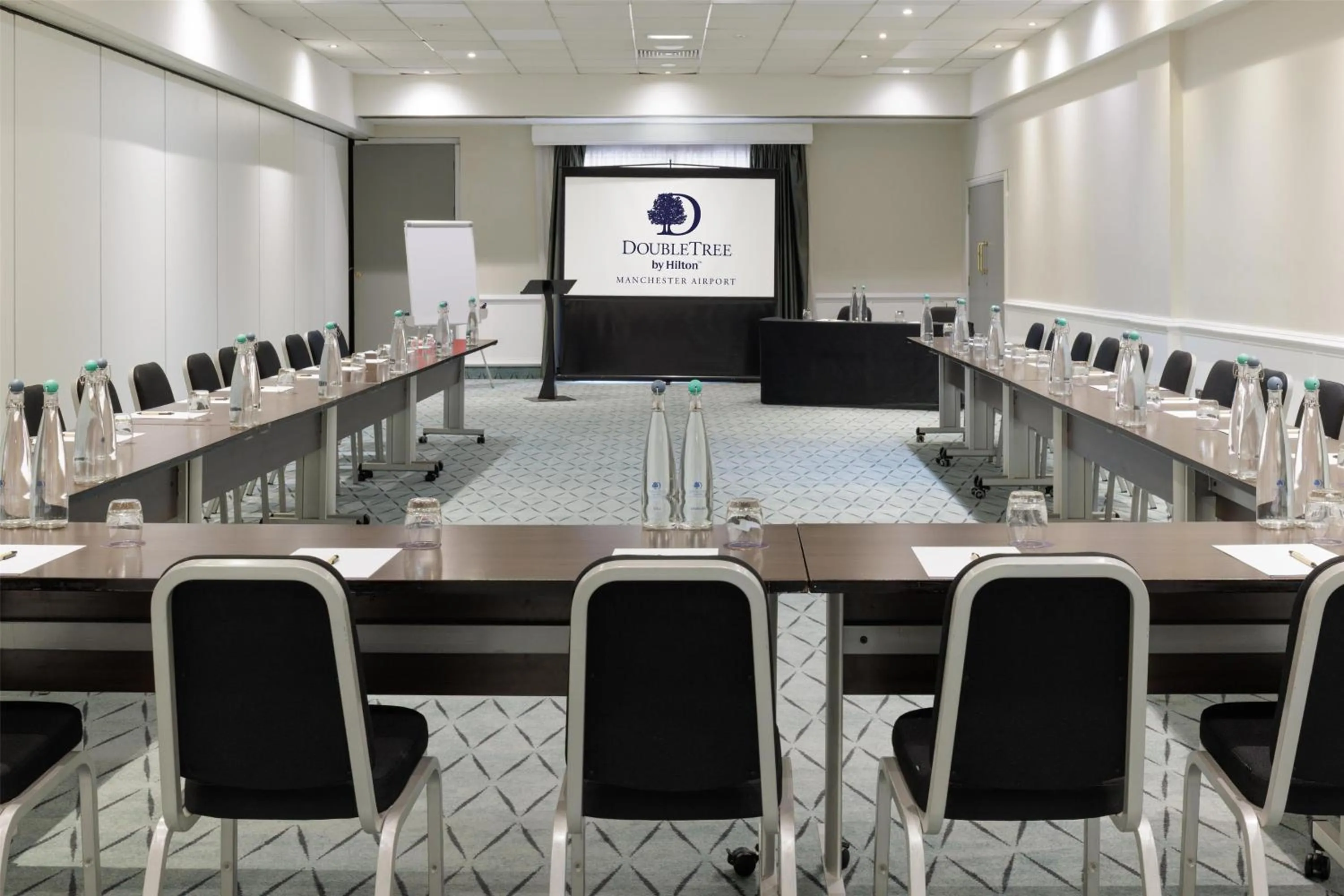 Meeting/conference room in DoubleTree by Hilton Manchester Airport