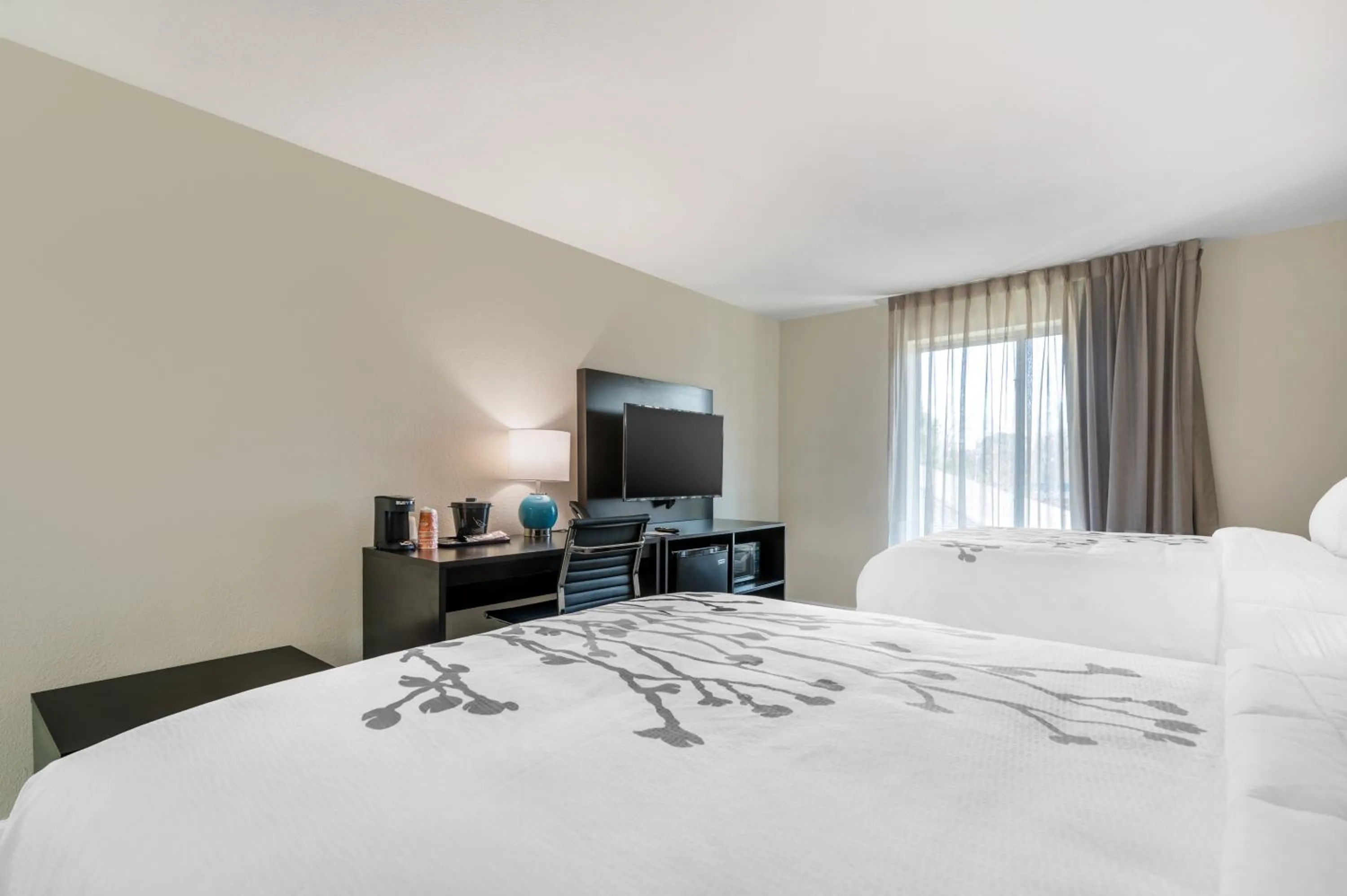 Bedroom, Bed in Sleep Inn & Suites