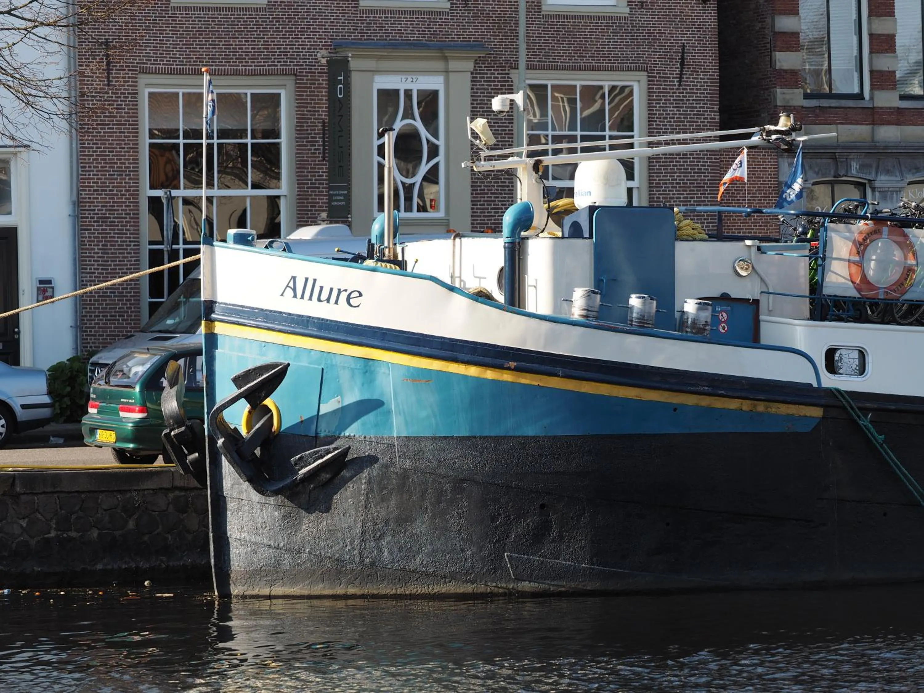 Property building in Hotelboat Allure