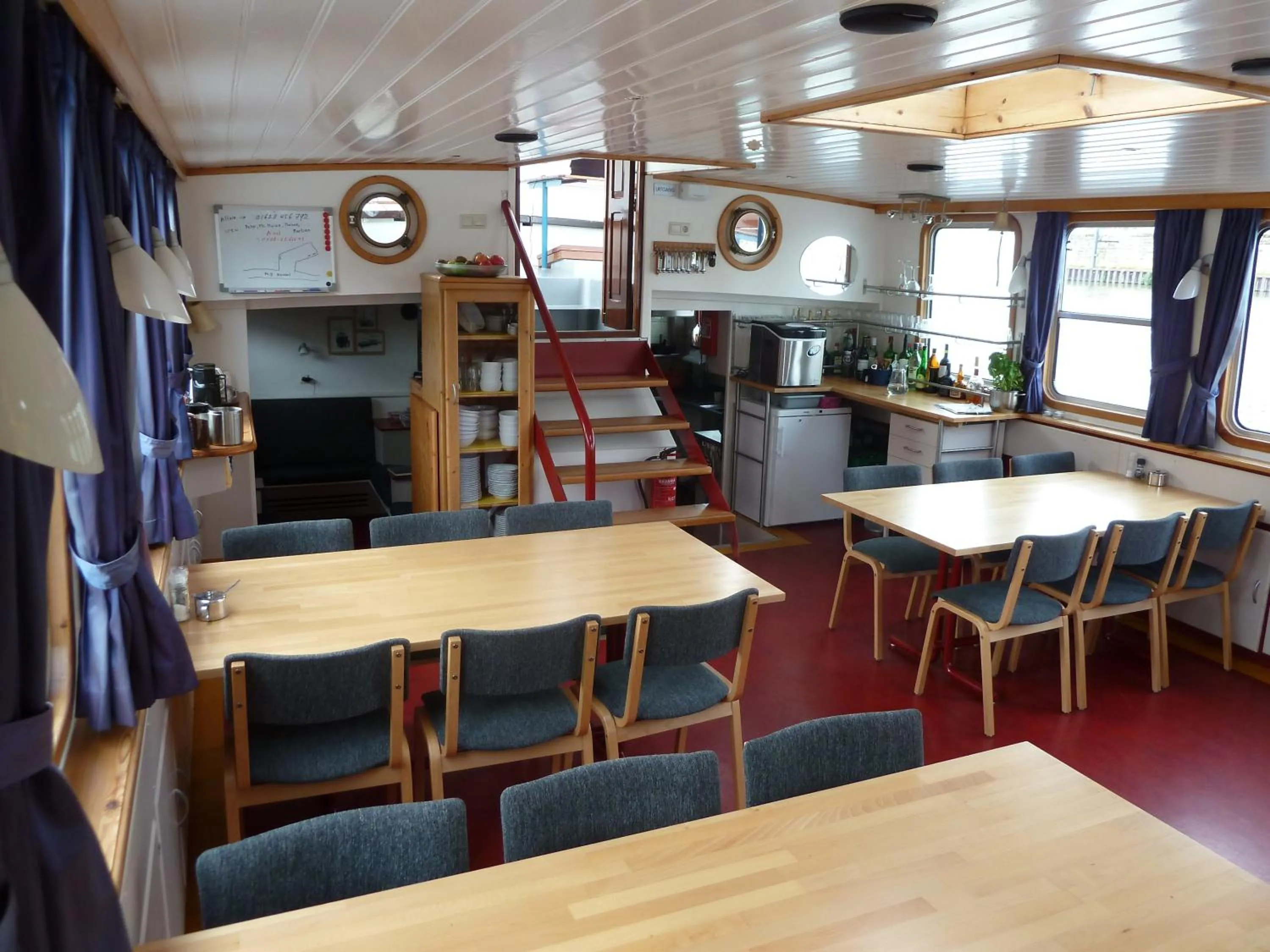 Restaurant/places to eat in Hotelboat Allure