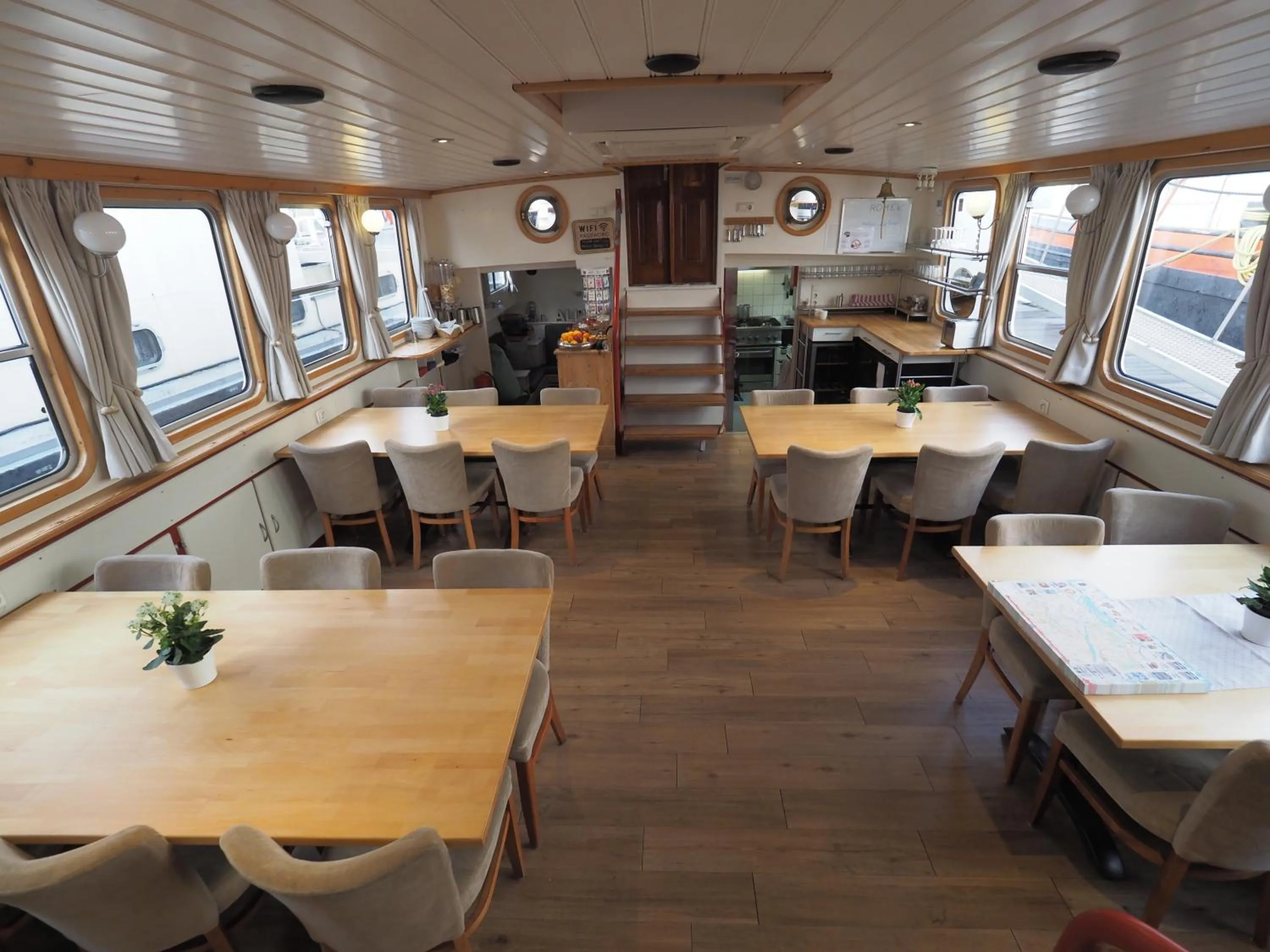 Property building in Hotelboat Allure