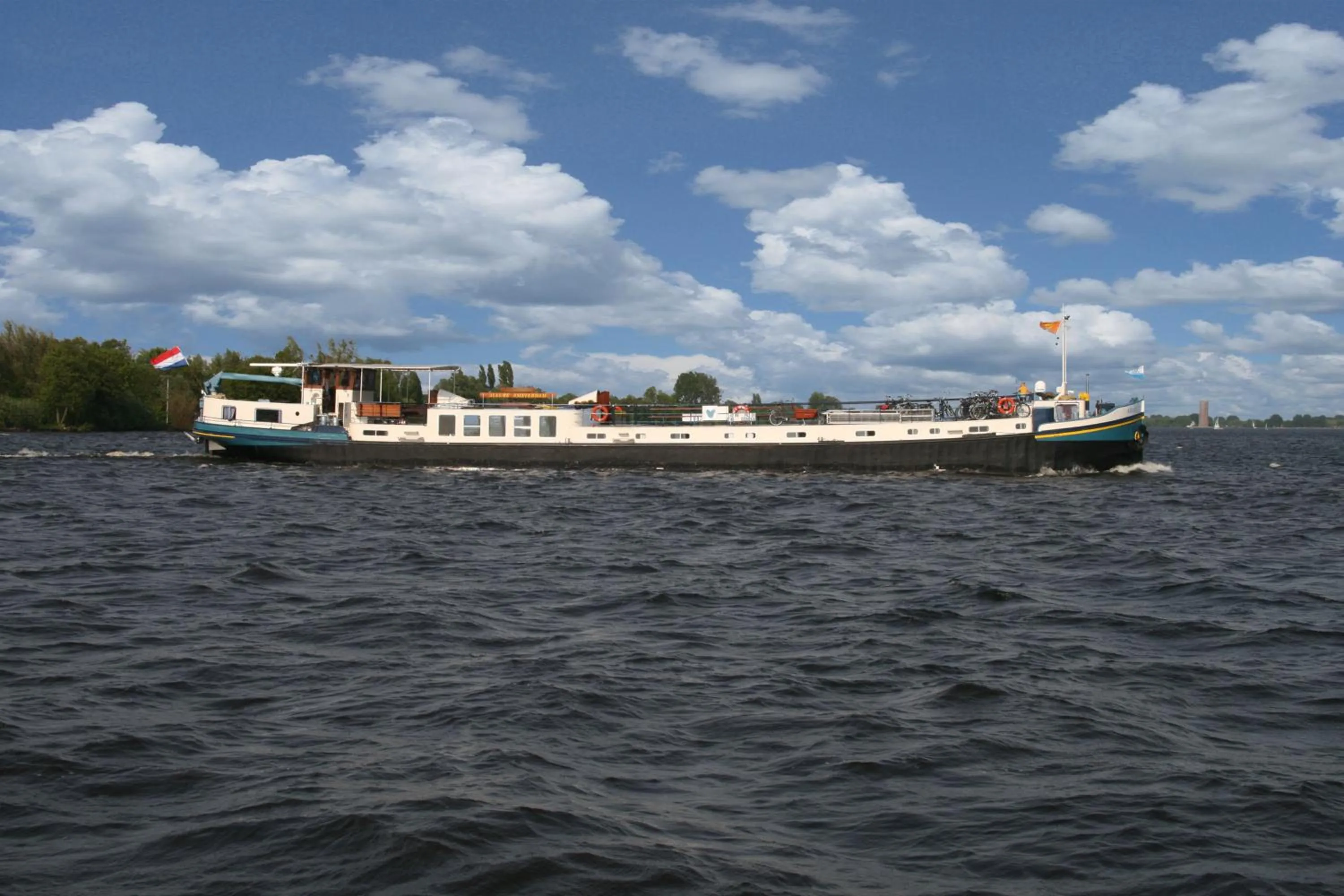 Facade/entrance in Hotelboat Allure