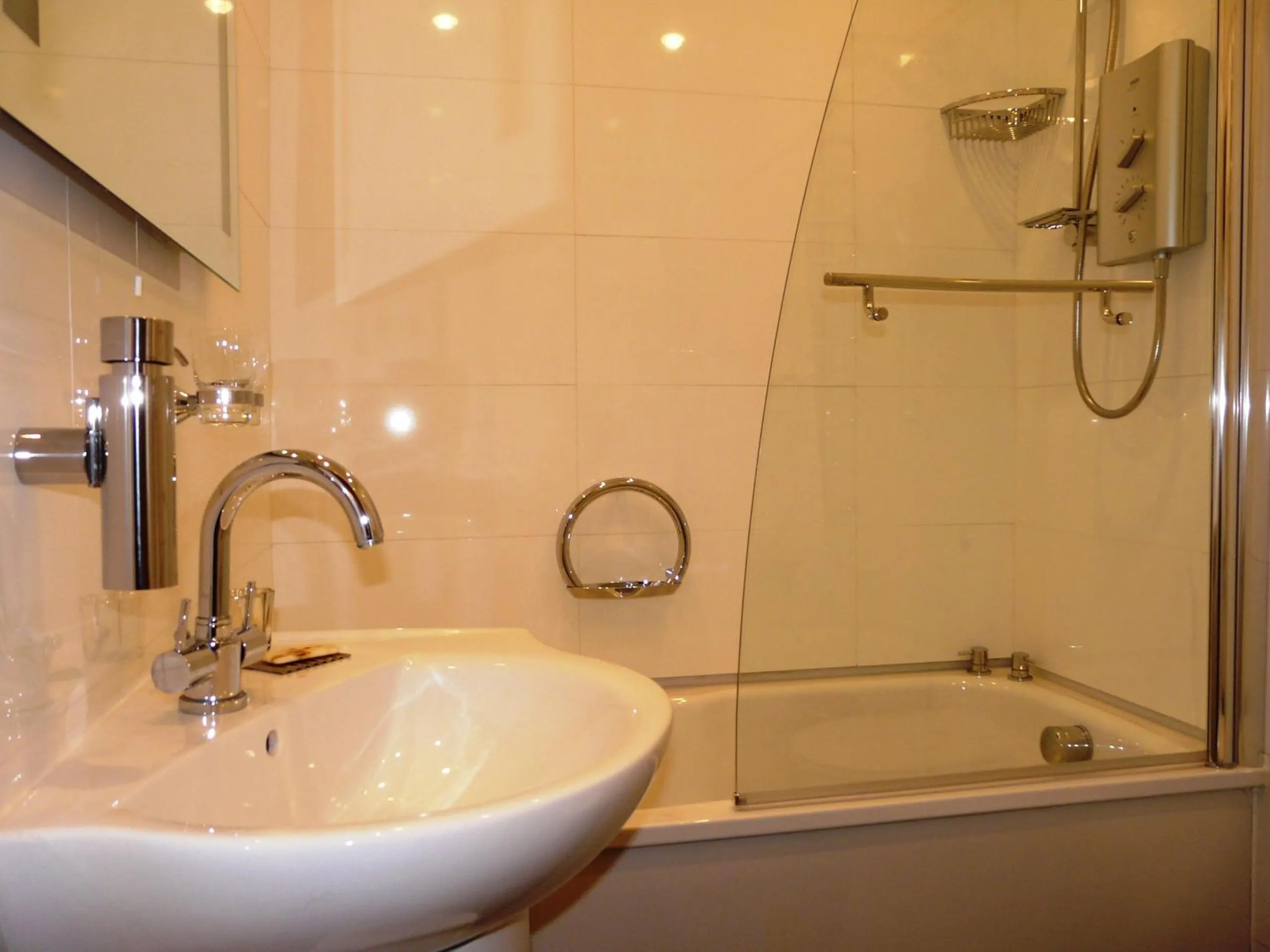 Shower in Annesdale House