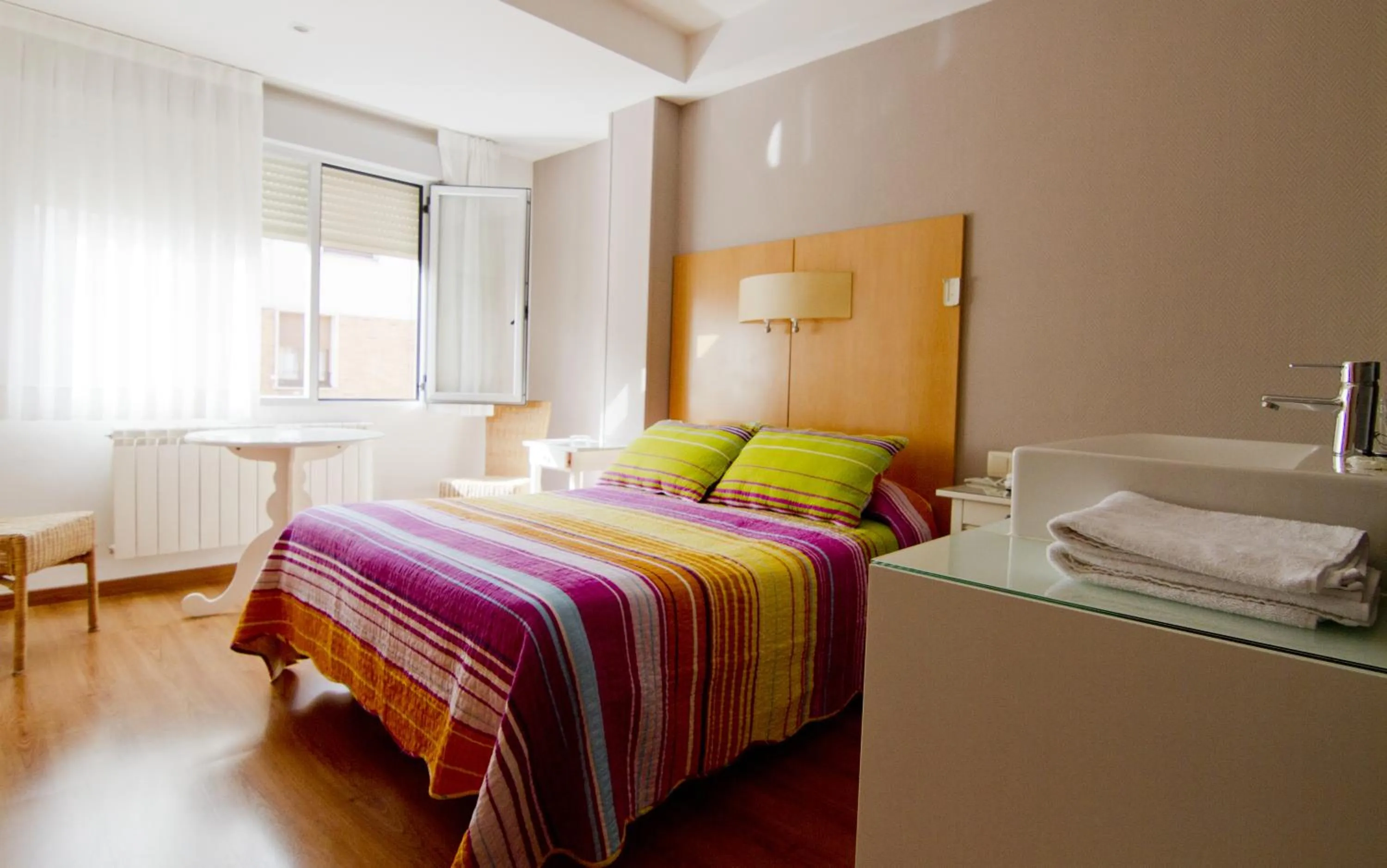 Day, Bed in Hotel Isasa