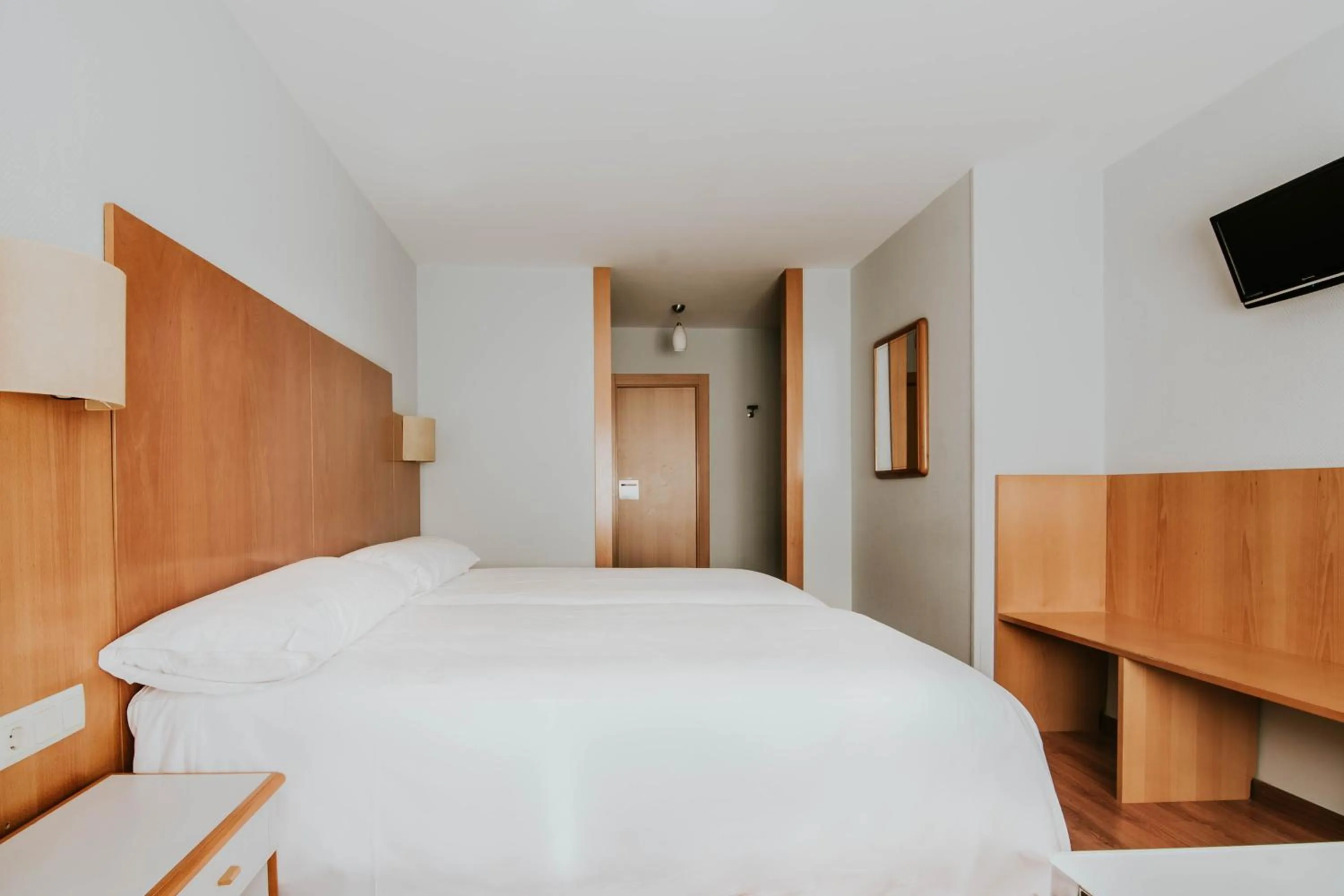 Bedroom, Bed in Hotel Isasa