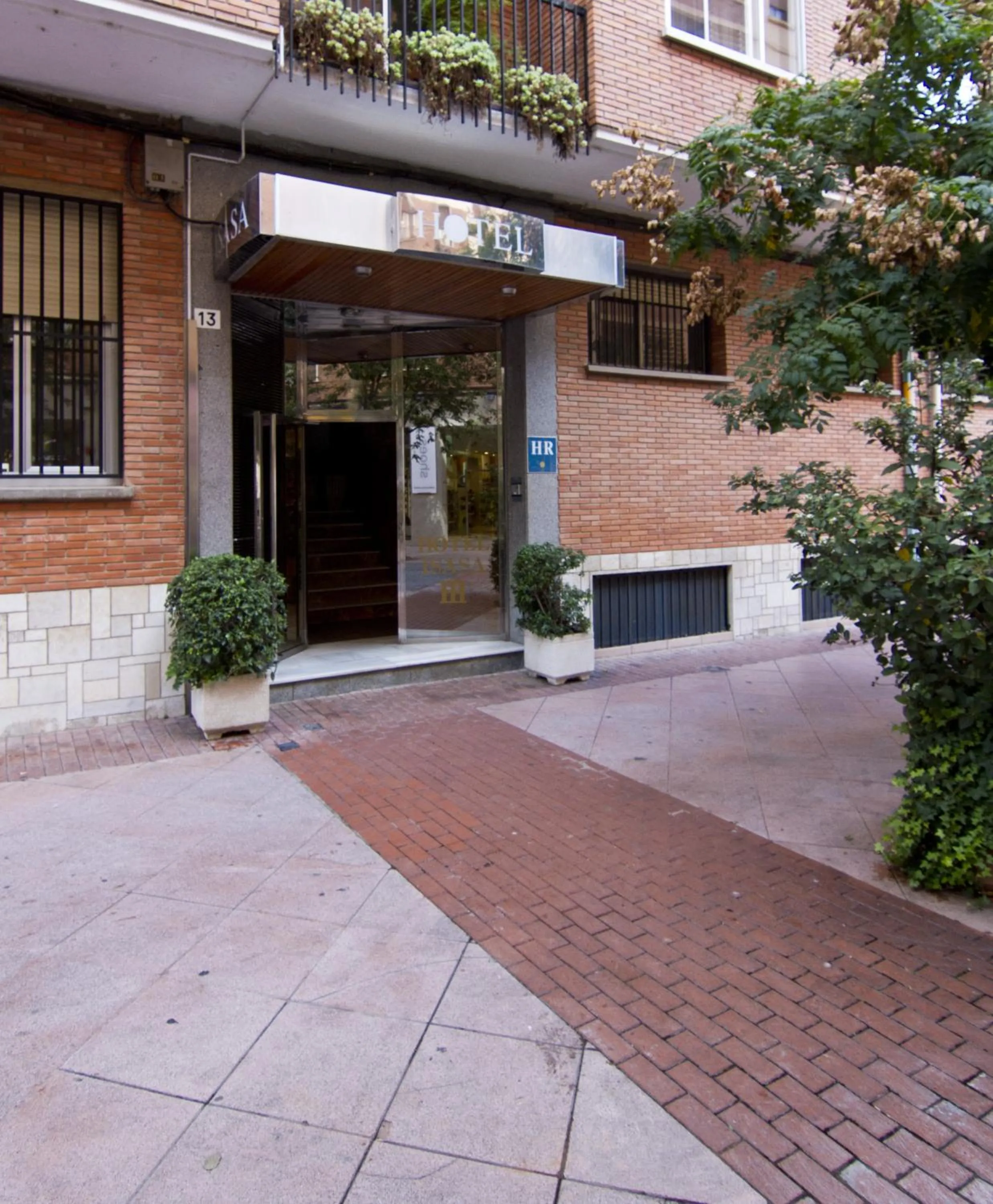 Facade/entrance in Hotel Isasa