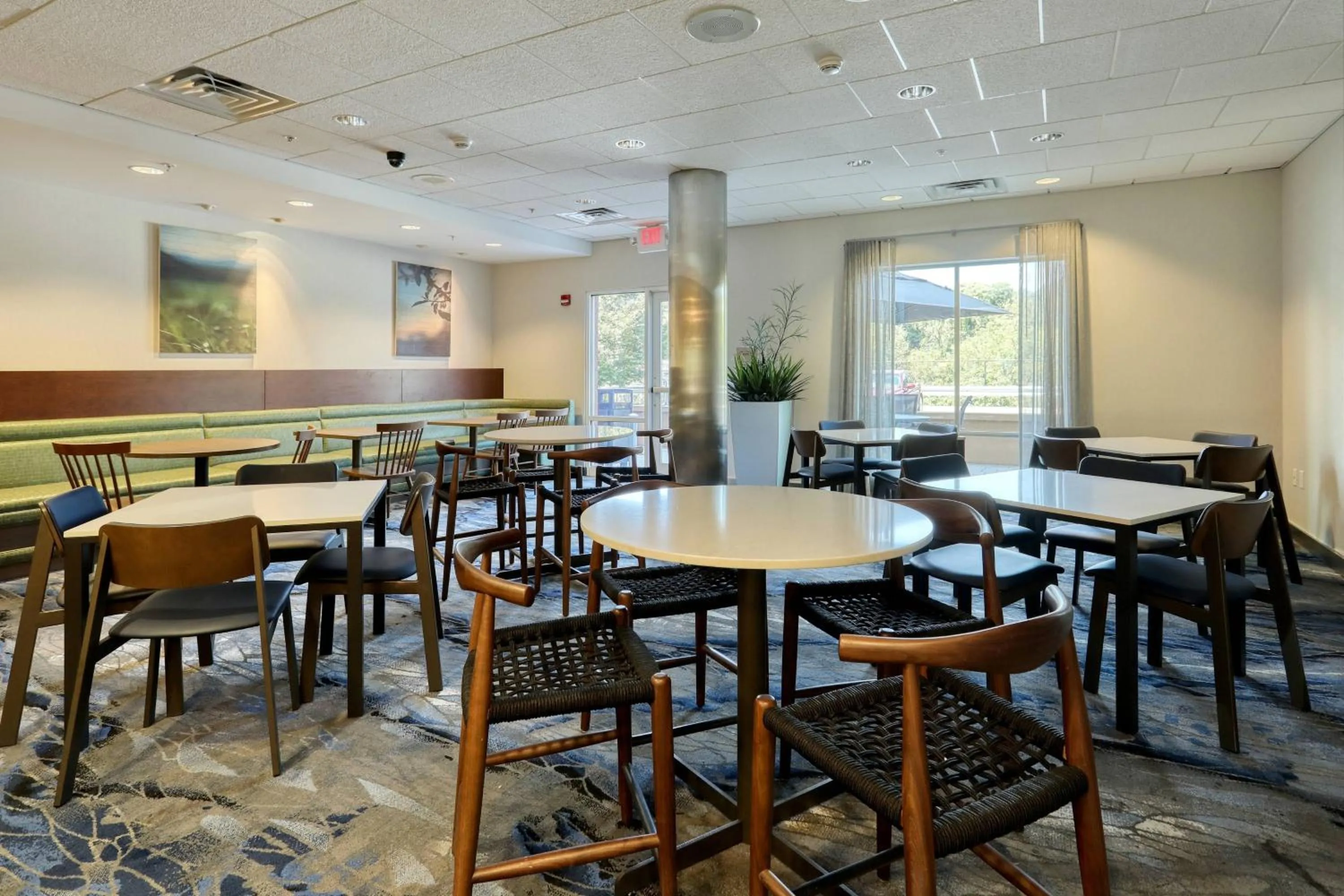 Breakfast in Fairfield Inn & Suites by Marriott Harrisburg West/New Cumberland