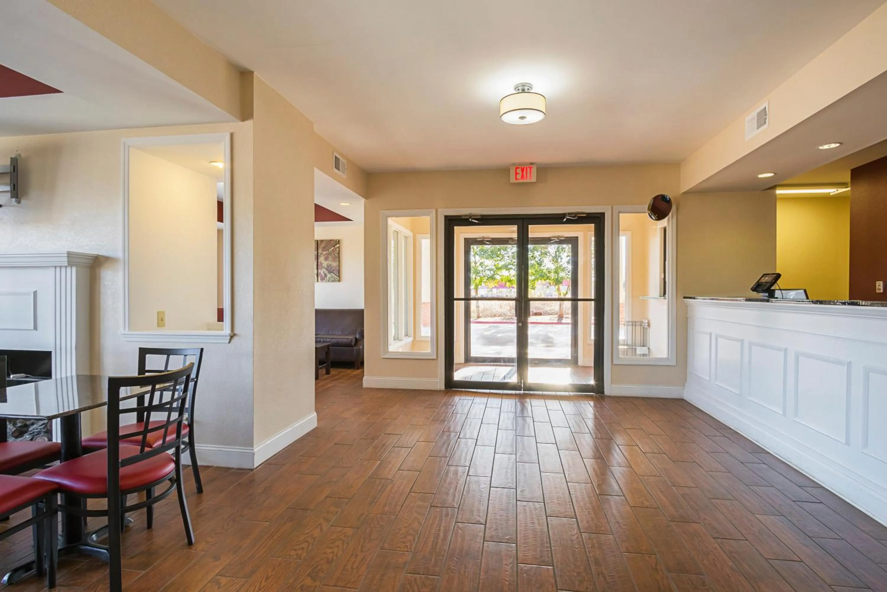 Lobby or reception in Red Roof Inn & Suites Scottsboro
