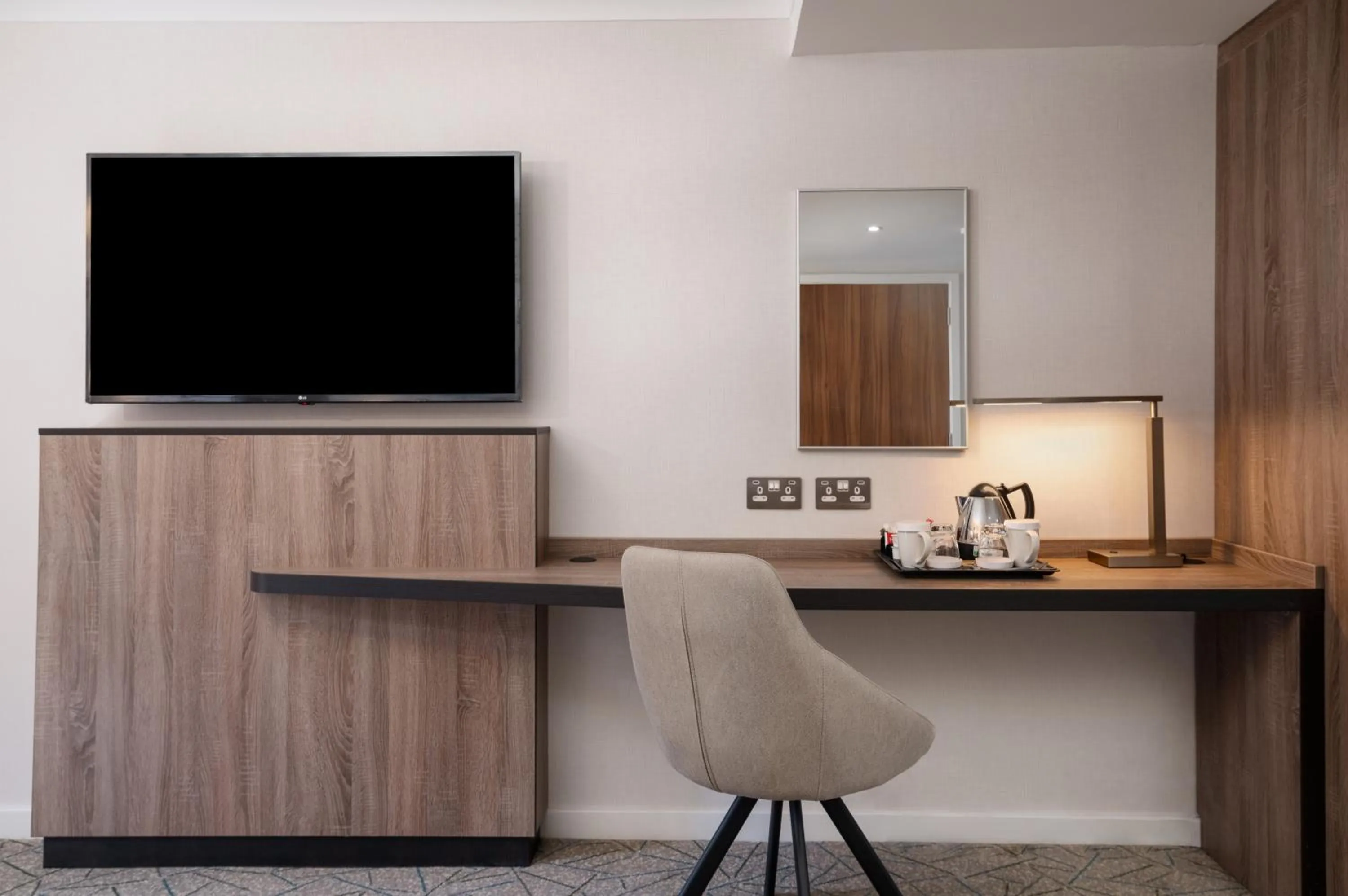 Bedroom in Hilton Birmingham Metropole Hotel