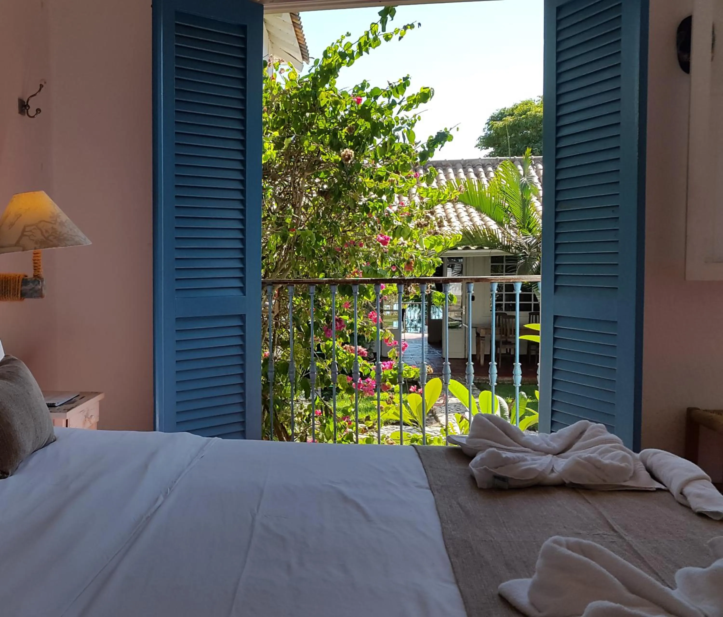 View (from property/room), Bed in Pousada Casa Búzios