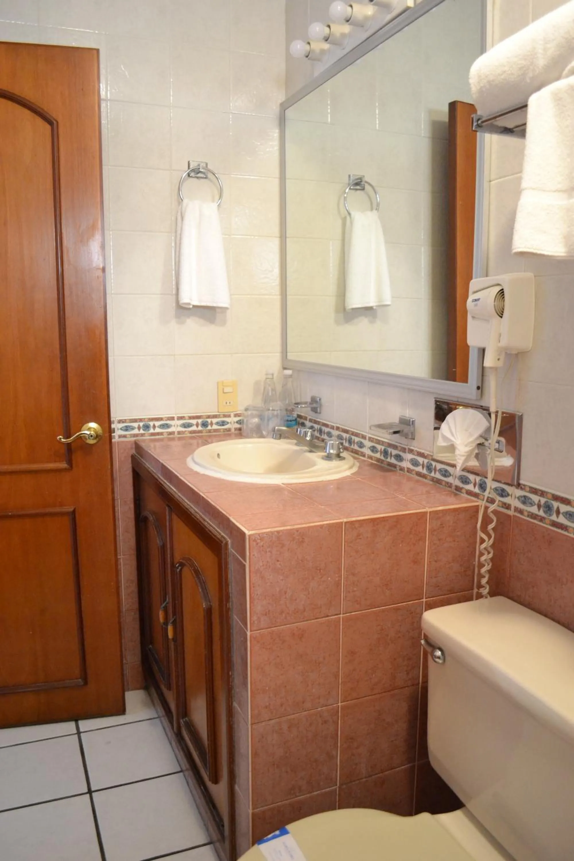 Bathroom in María Isabel Colima