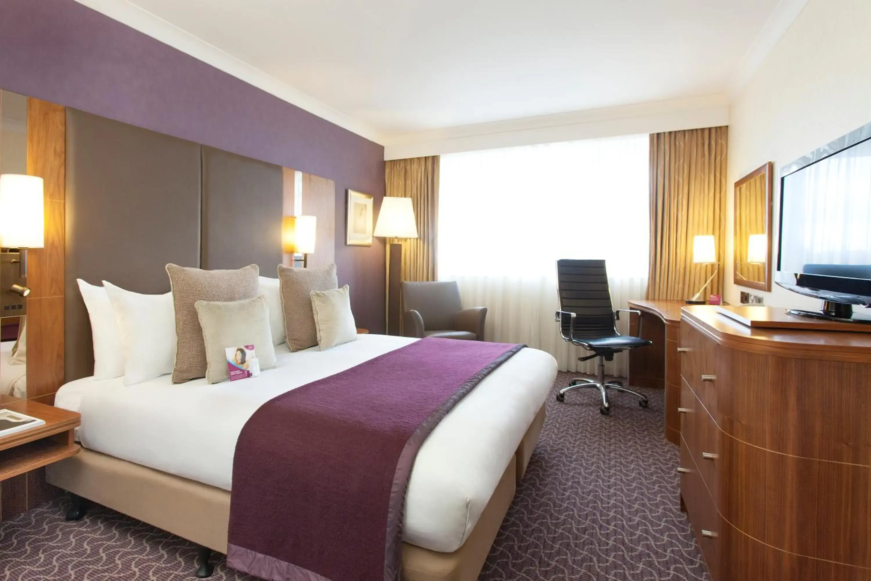 Double Room in Crowne Plaza Reading Double Room in Crowne Plaza Reading