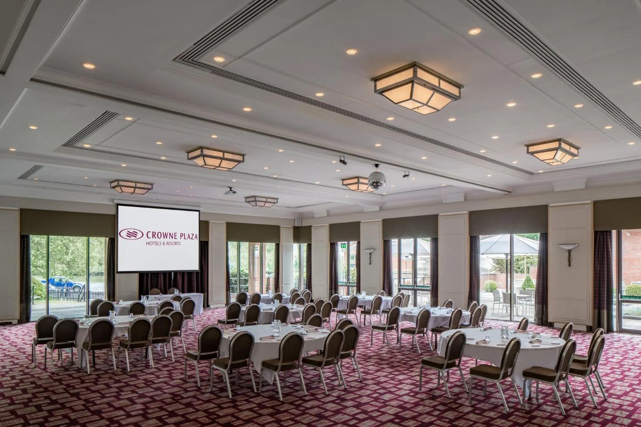 Meeting/conference room in Crowne Plaza Reading