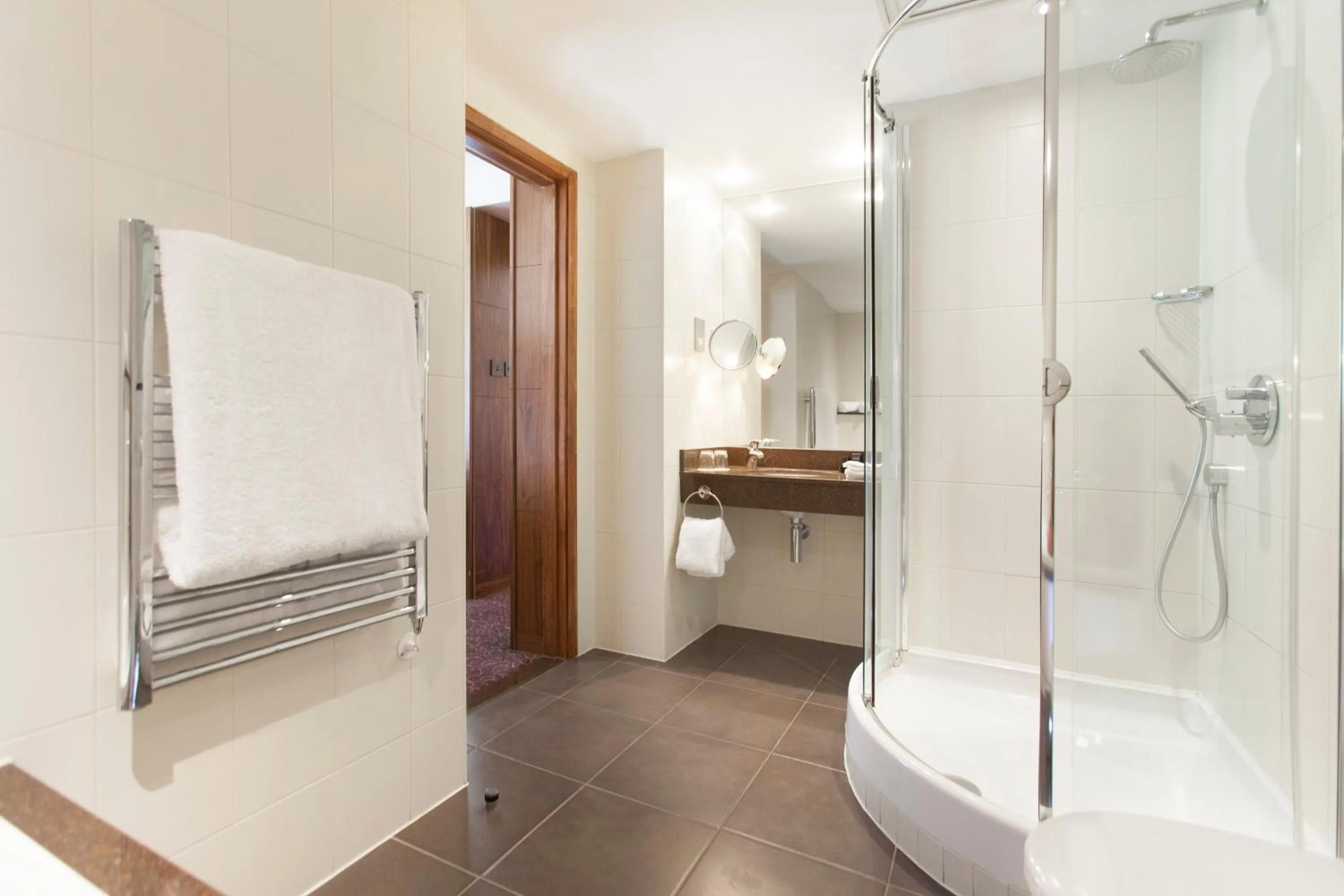 Photo of the whole room in Crowne Plaza Reading