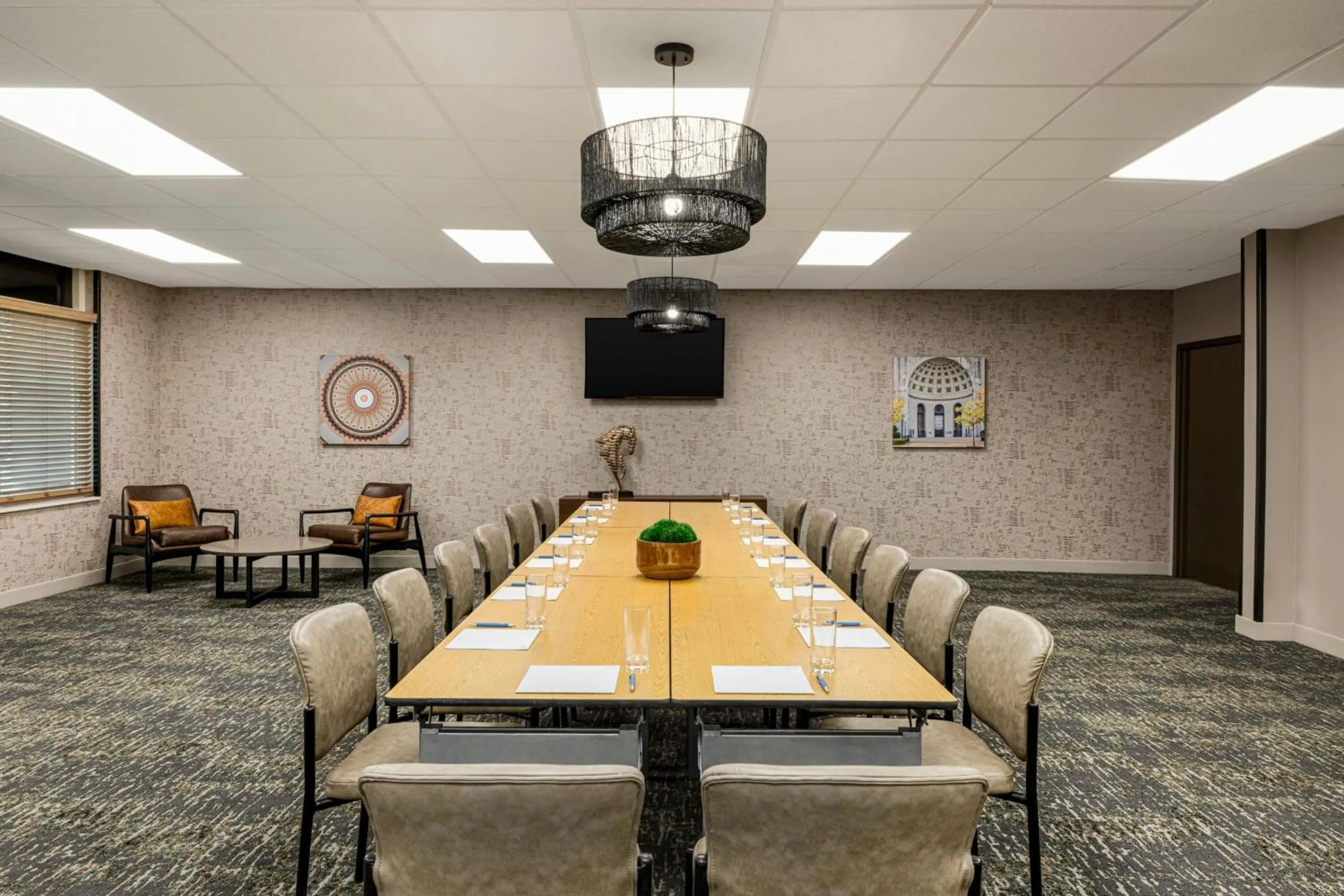 Meeting/conference room in Four Points by Sheraton Columbus-Polaris