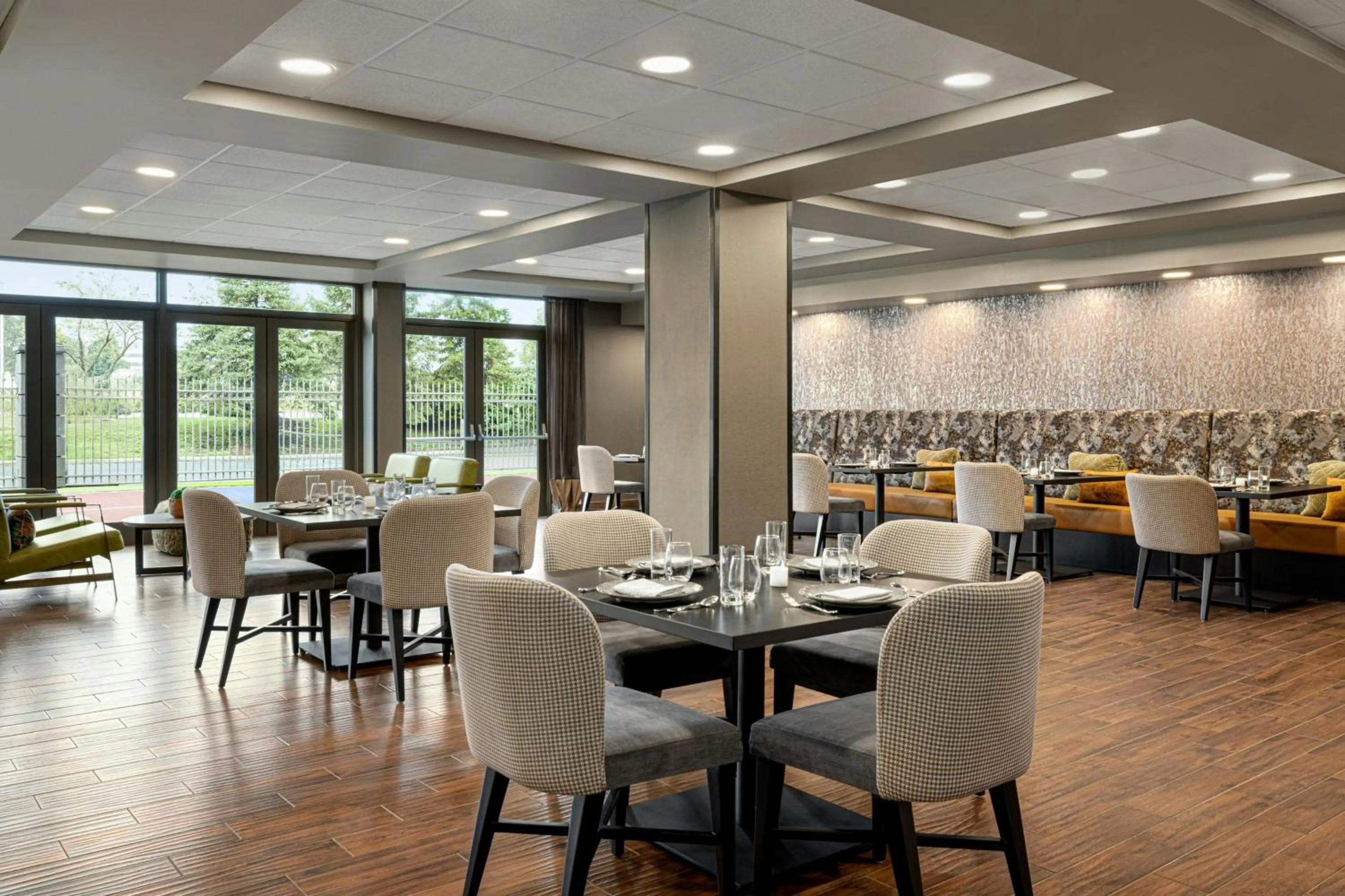Restaurant/places to eat in Four Points by Sheraton Columbus-Polaris