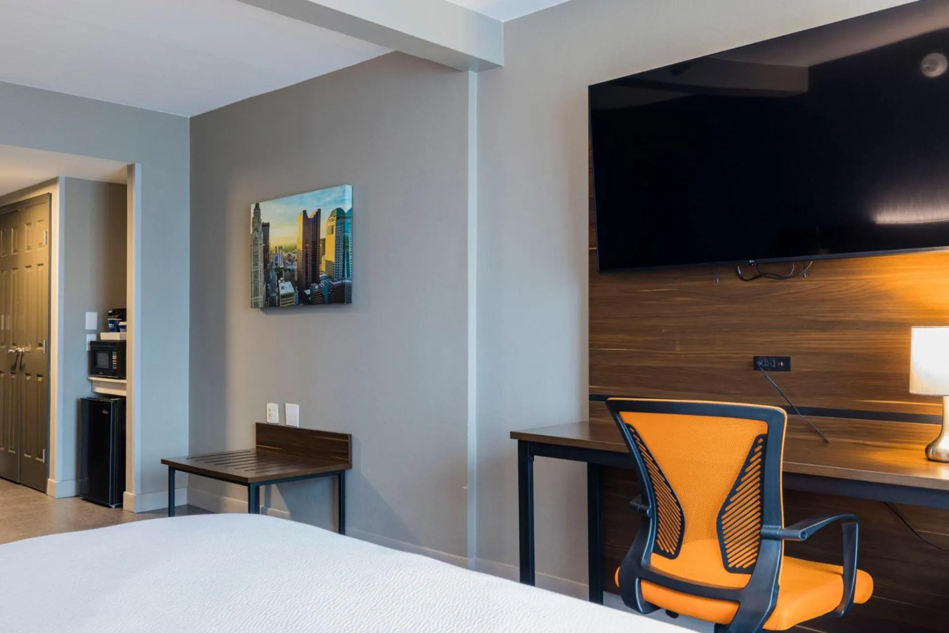 TV and multimedia, Bed in Four Points by Sheraton Columbus-Polaris