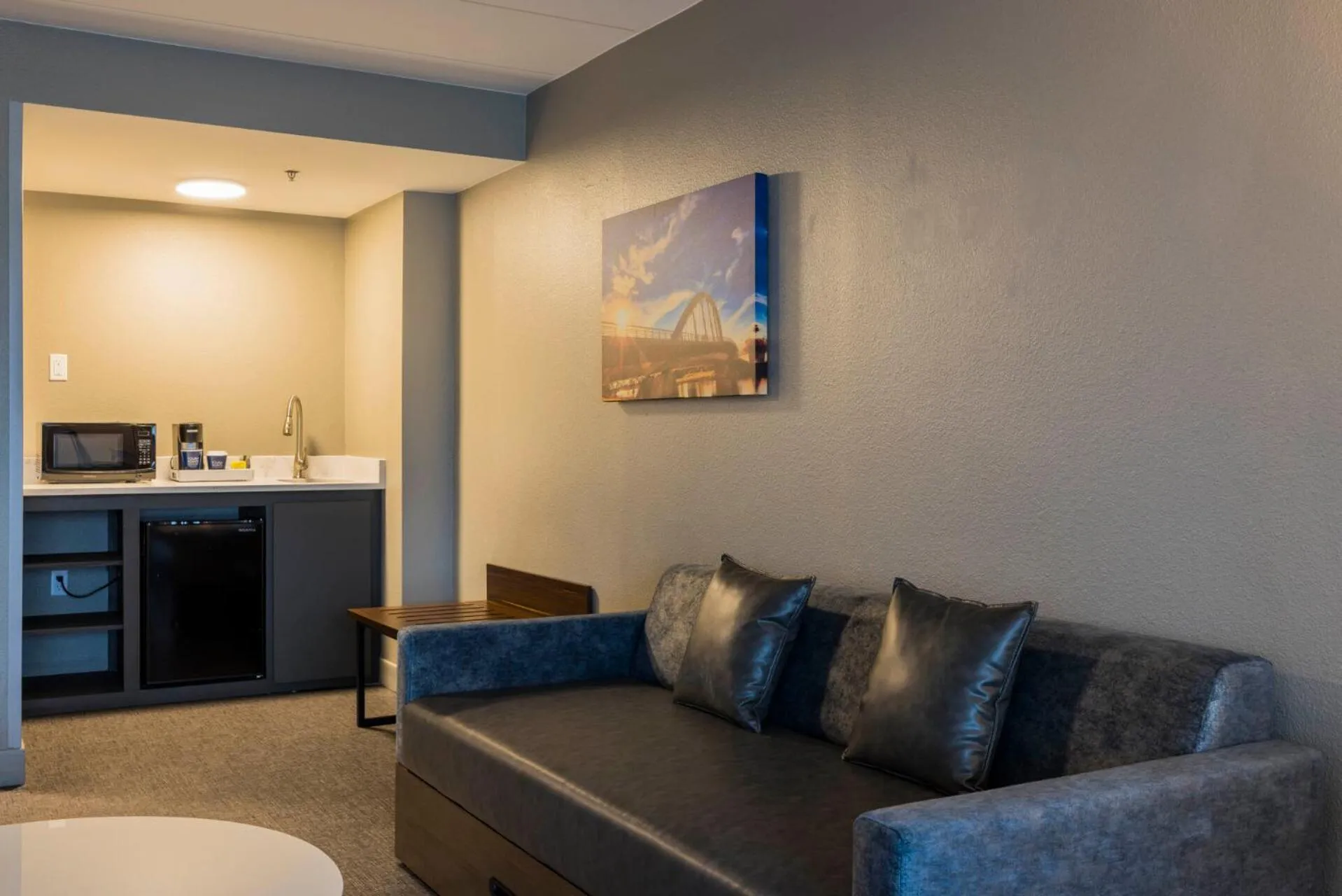 Kitchen or kitchenette in Four Points by Sheraton Columbus-Polaris