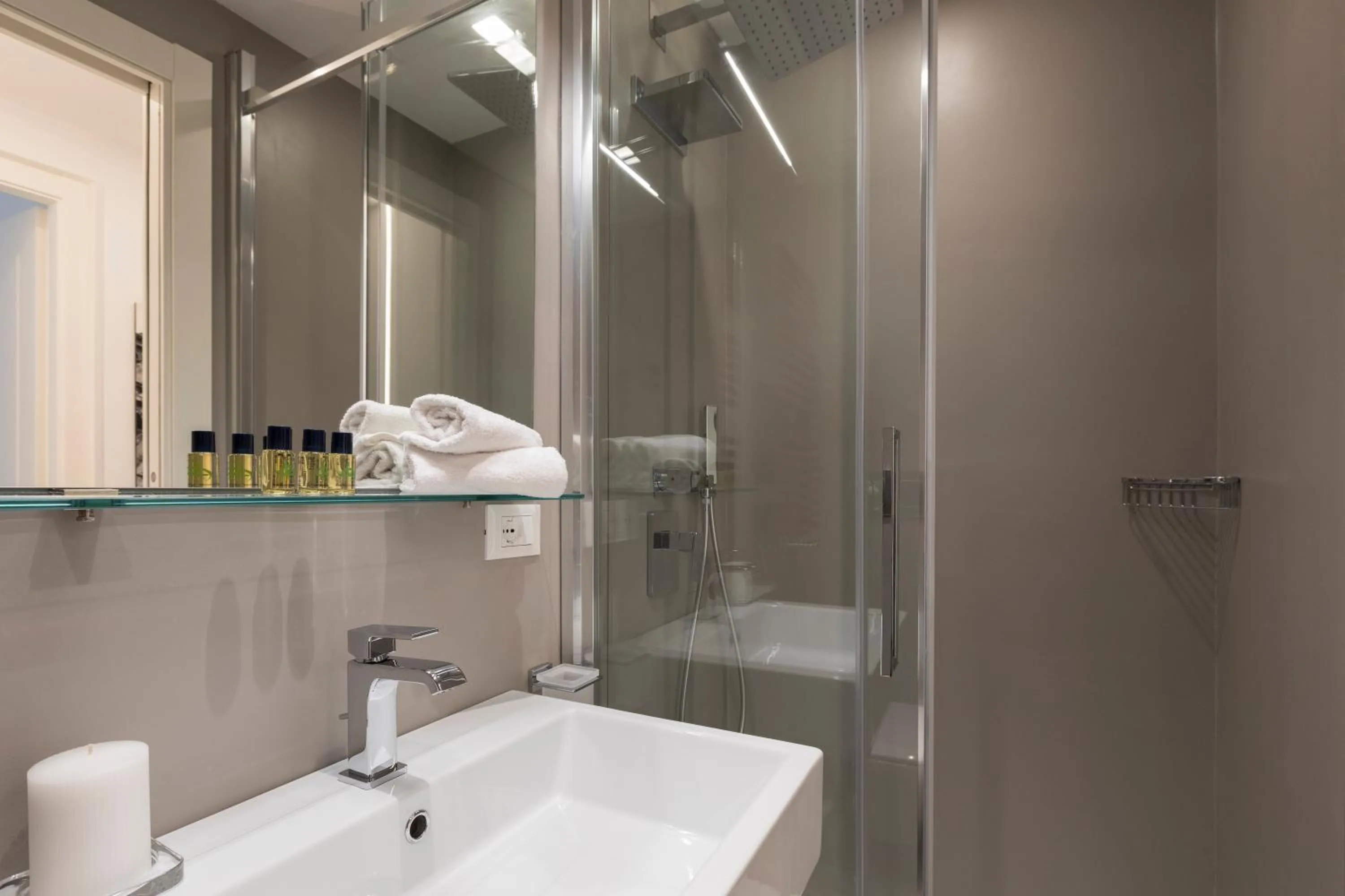 ROMAC Villa Borghese with 3 bedrooms near Via Veneto