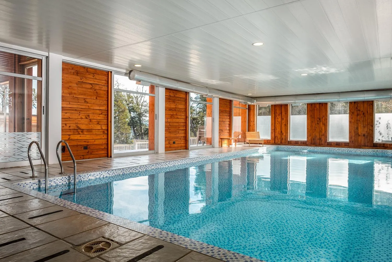 Swimming pool in Montaña Resort