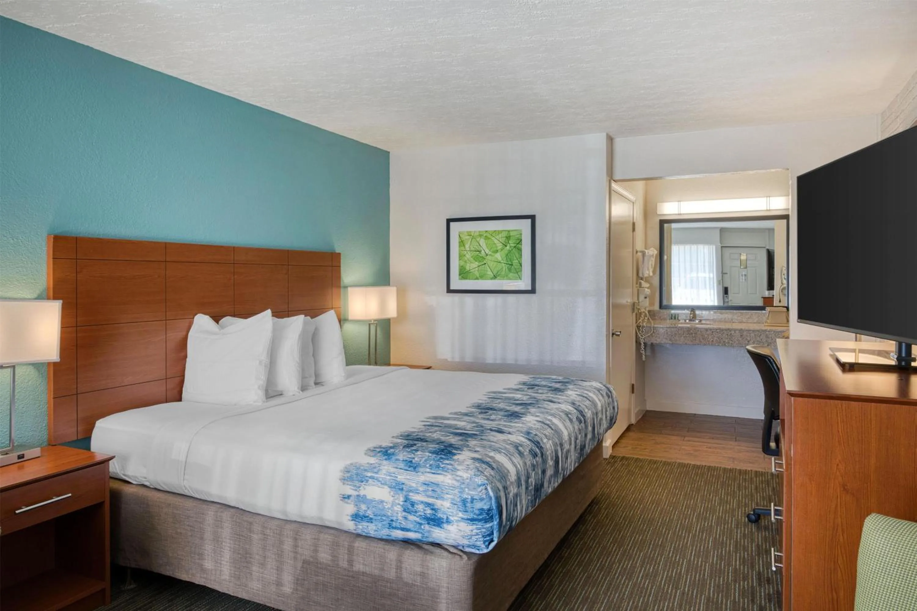 Bedroom, Bed in Best Western Hendersonville Inn