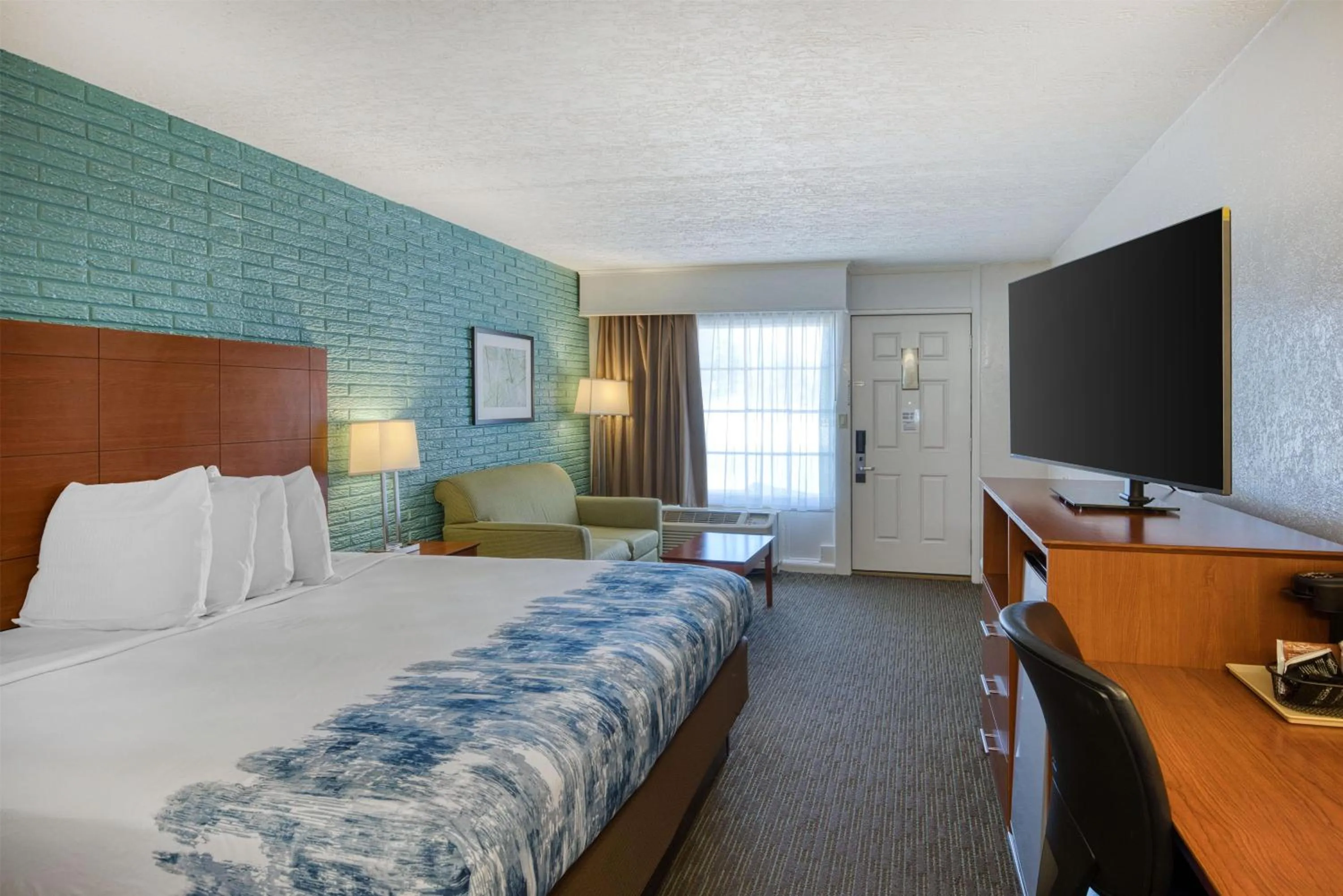 Bedroom, Bed in Best Western Hendersonville Inn