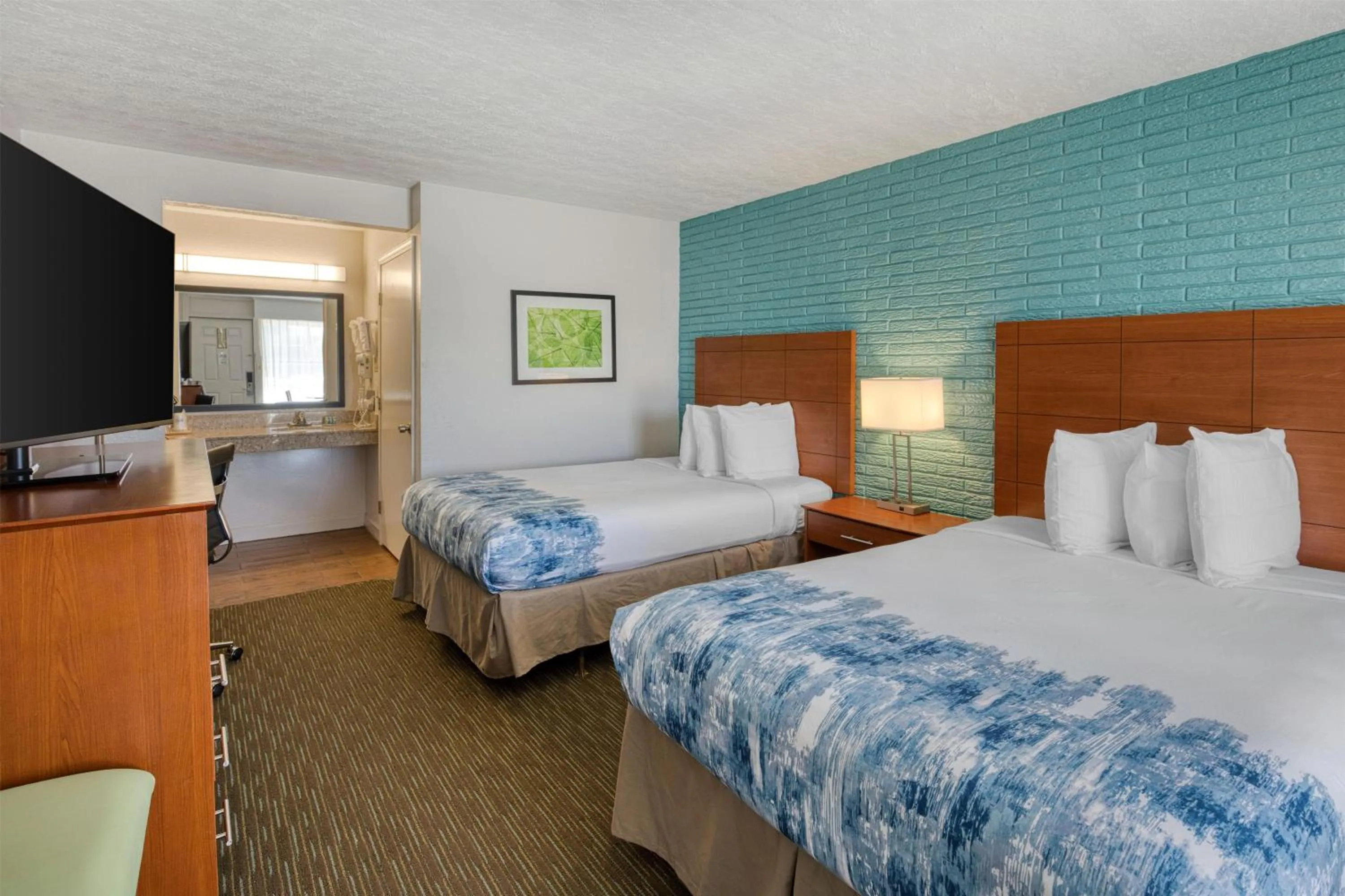 Bedroom, Bed in Best Western Hendersonville Inn