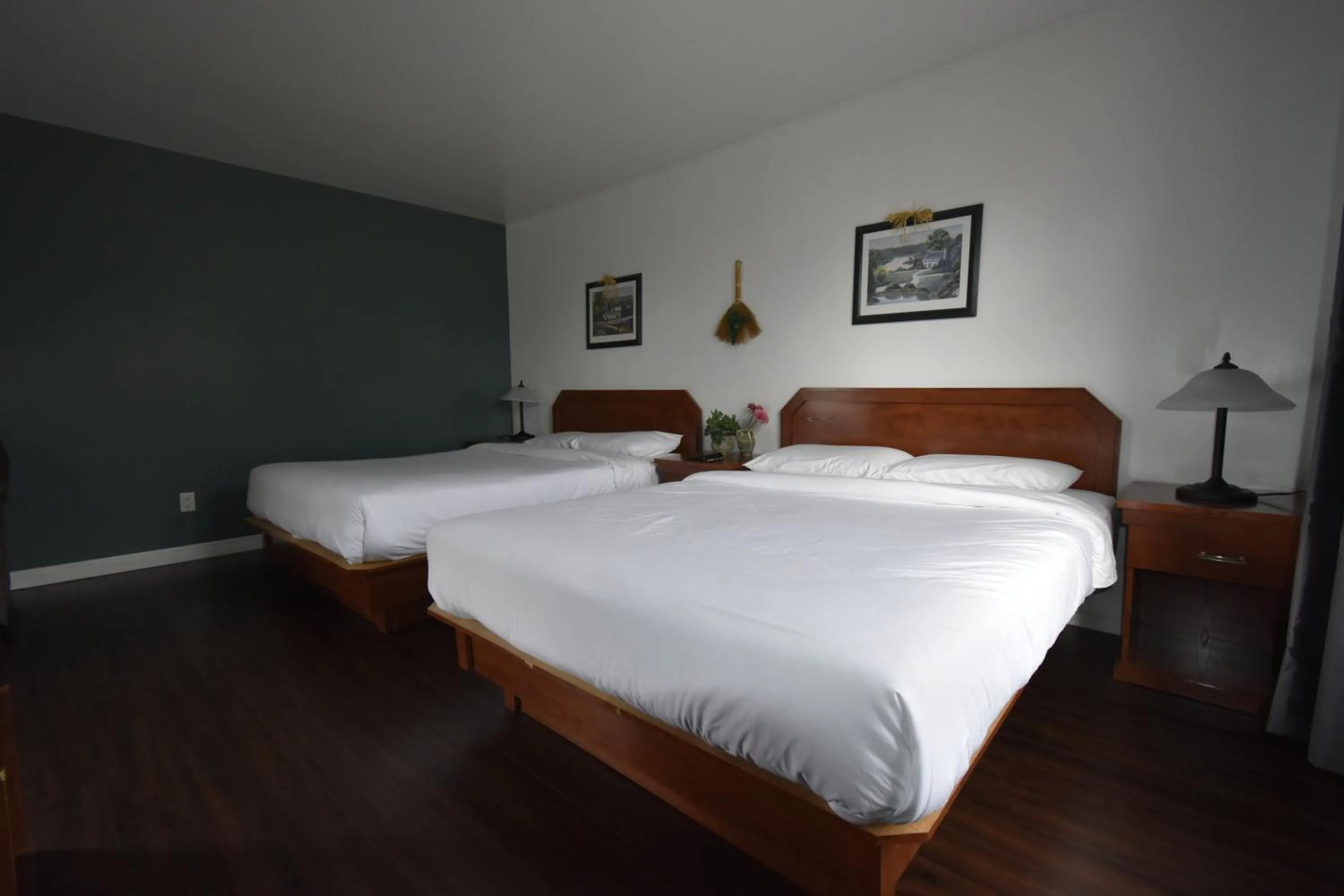 Queen Room with Two Queen Beds in Motel ANF