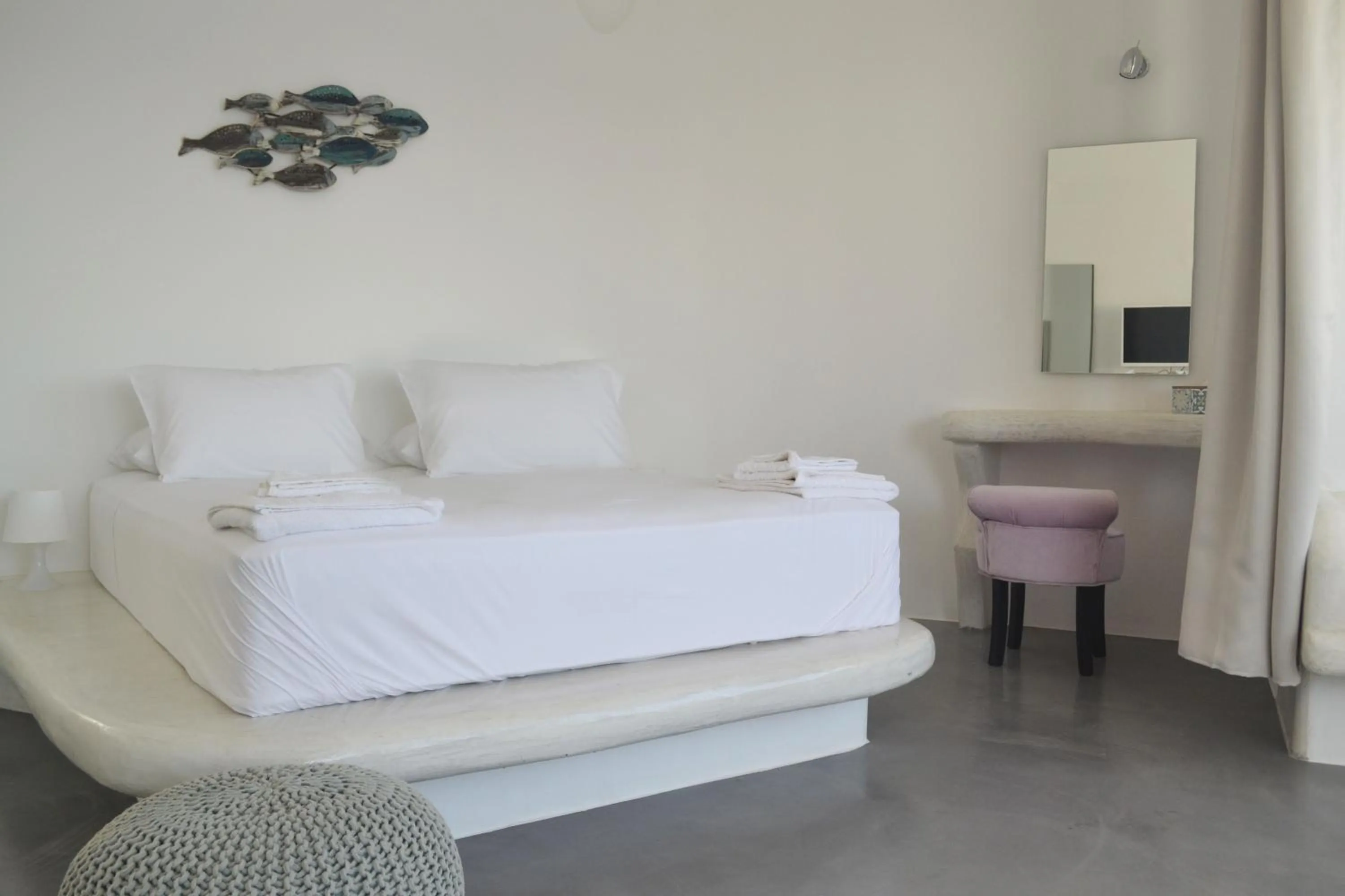 Living room, Bed in Golden Beach Resort Anafi