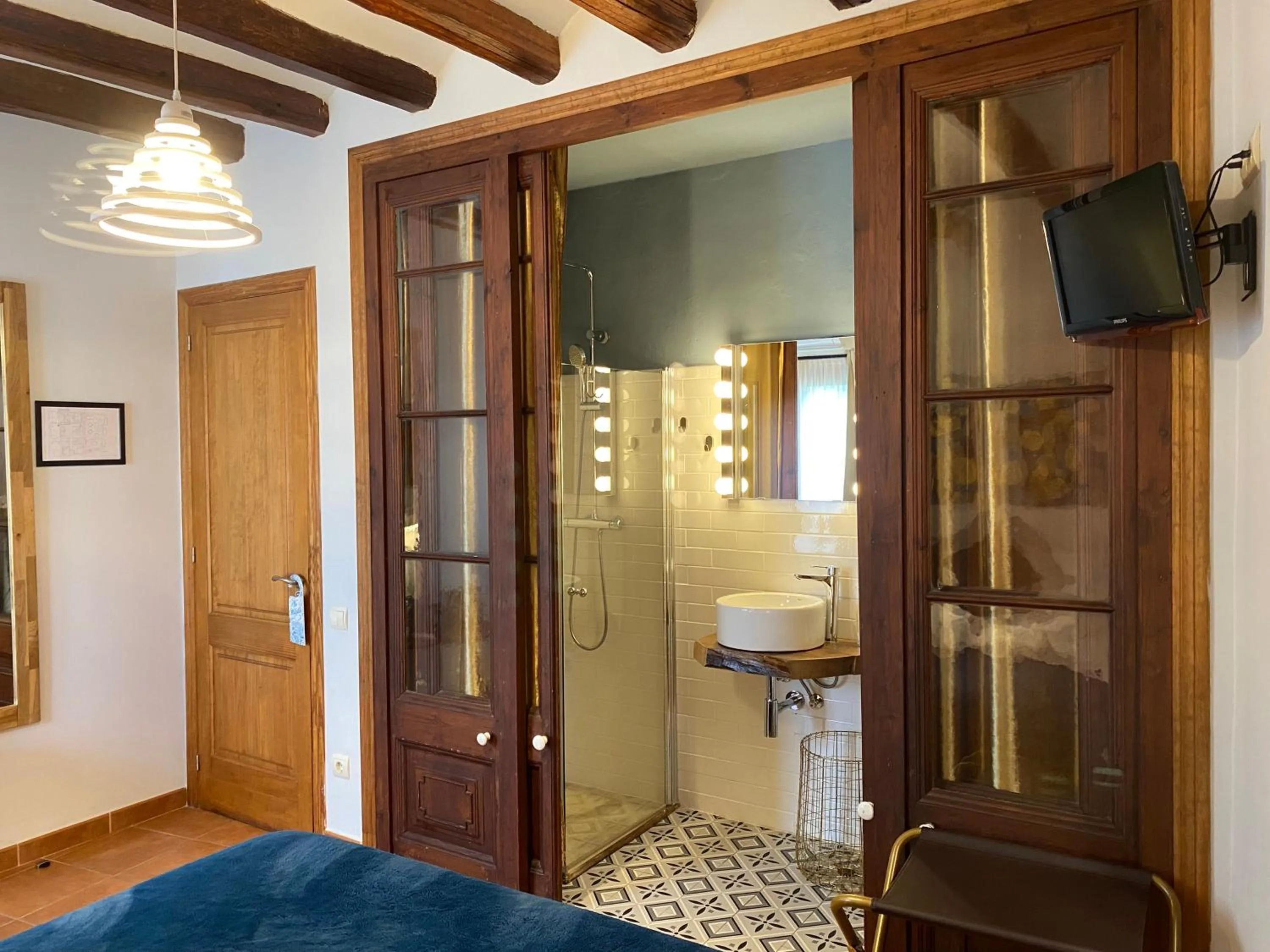 Shower in El Palauet del Priorat