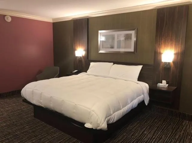 Bed in The Lincoln Hotel Philadelphia