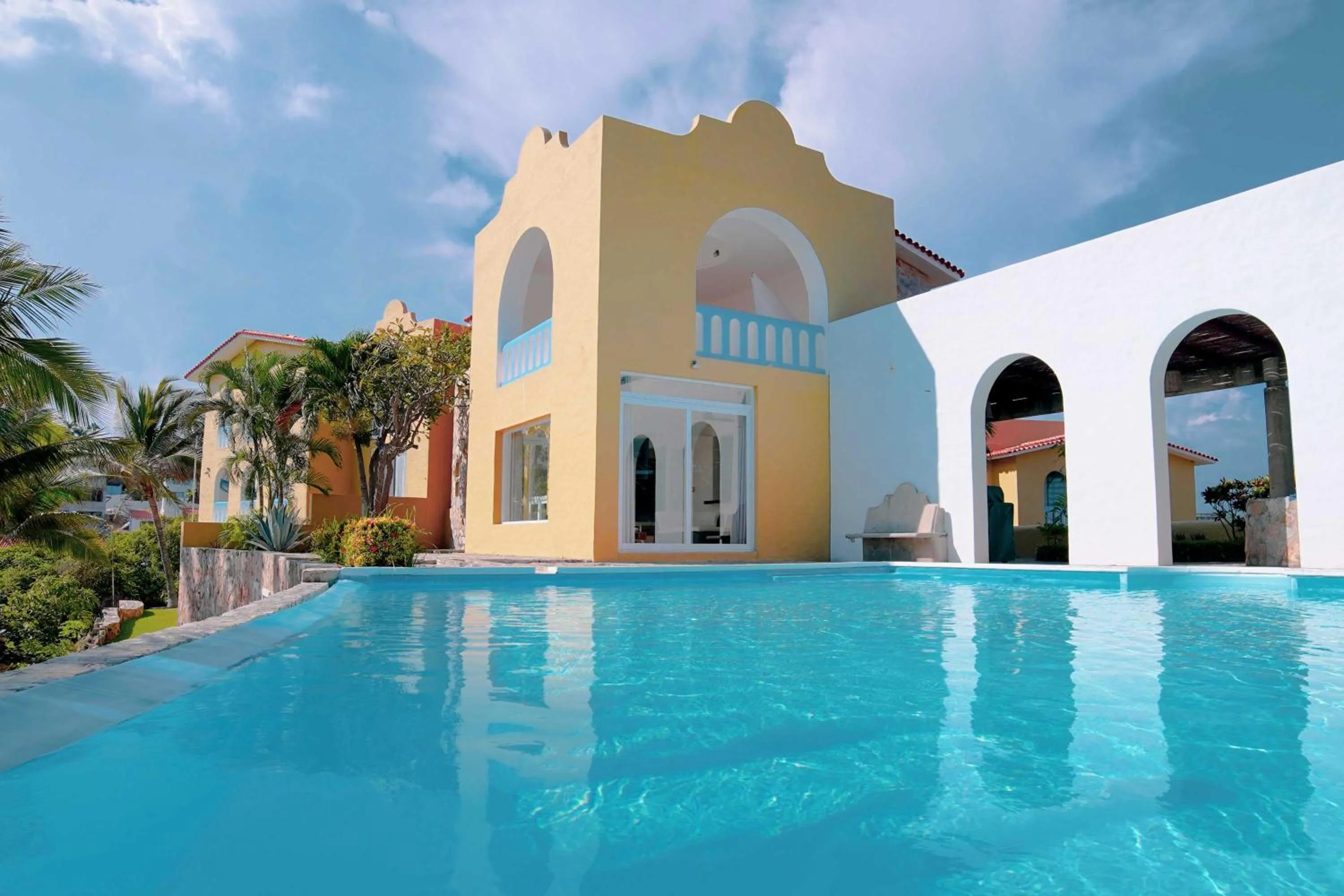 Swimming pool in Villas & Resort Luz de Luna