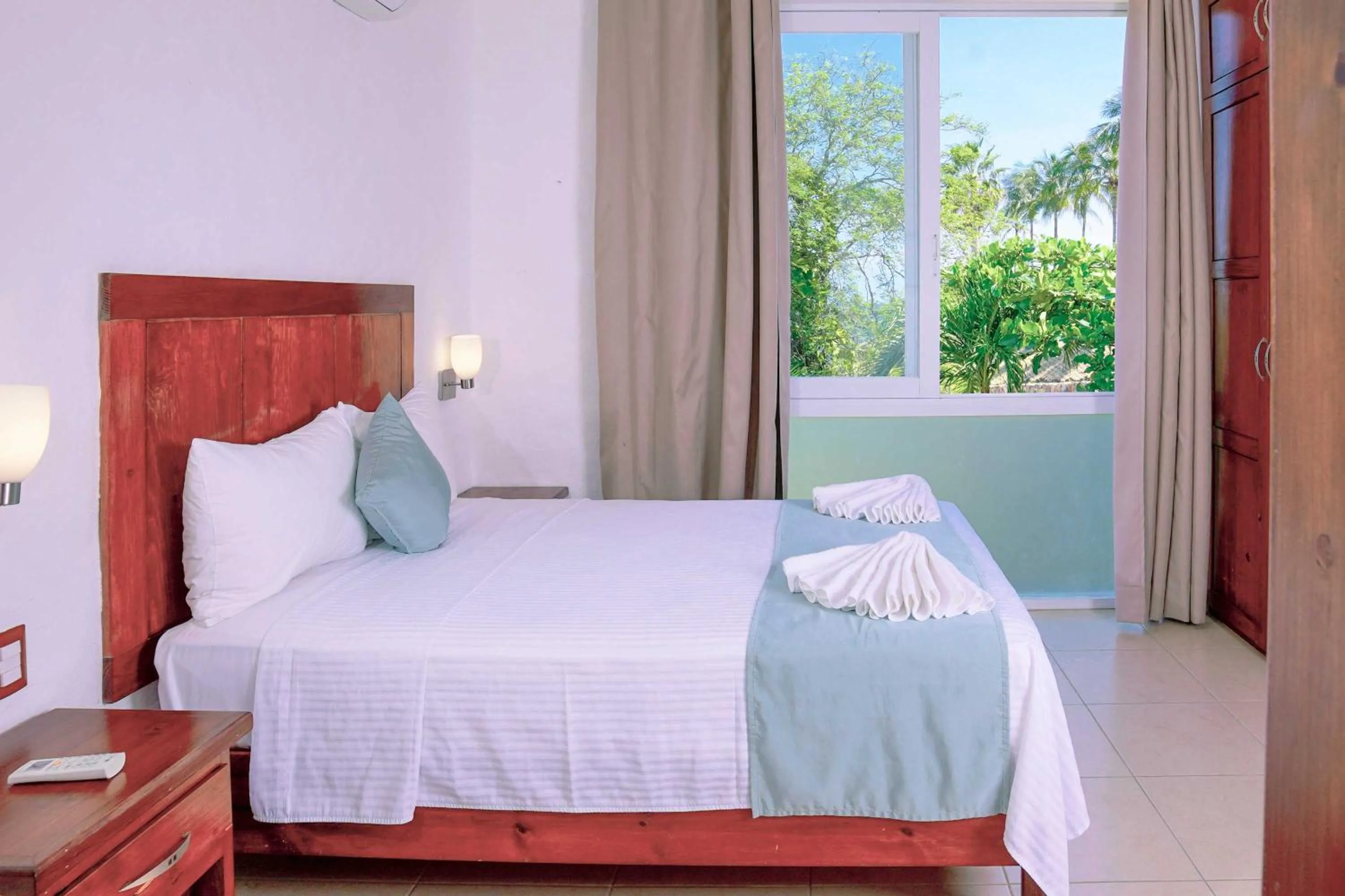 Bedroom, Bed in Villas & Resort Luz de Luna