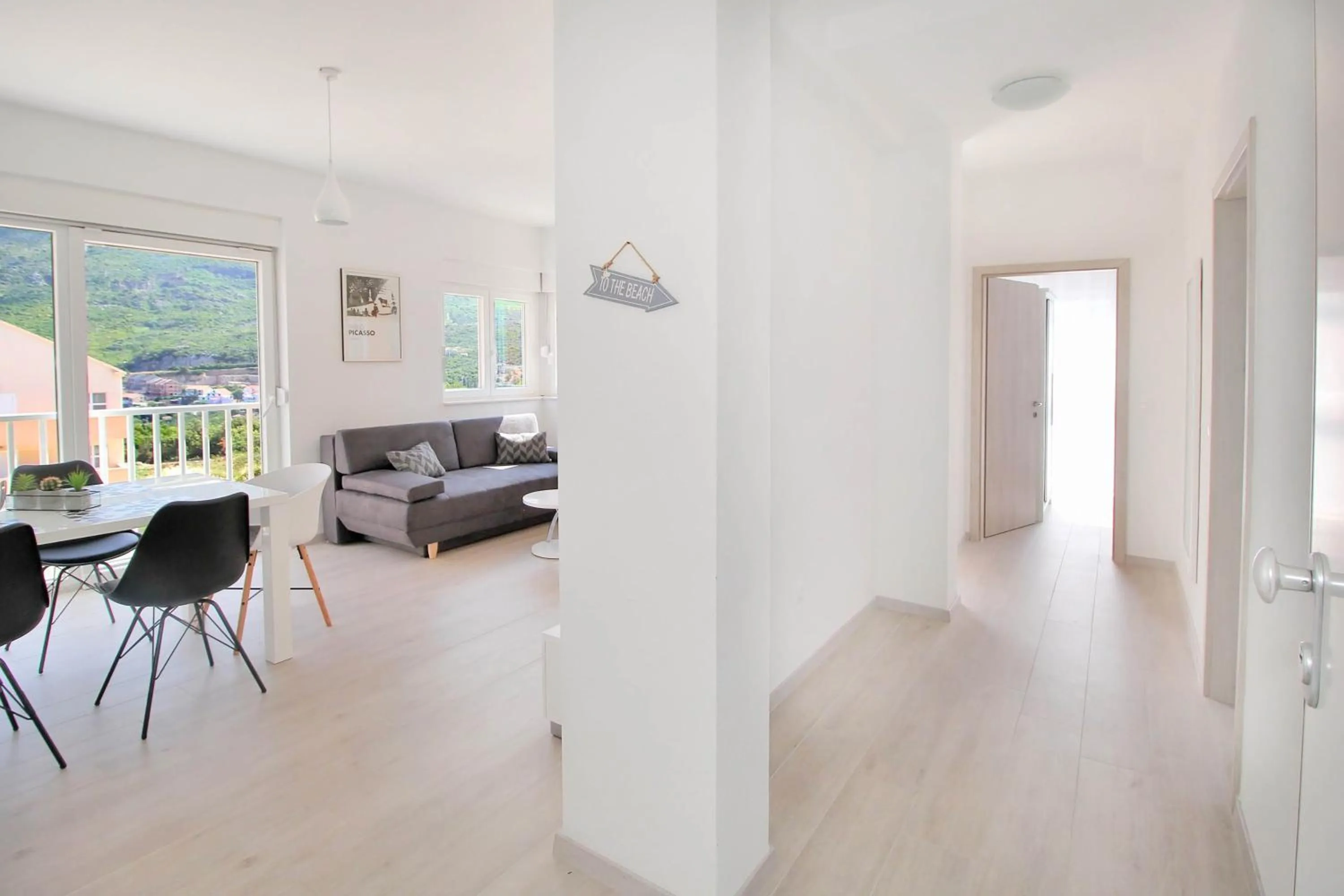 Dining area in Bacan Family Apartments