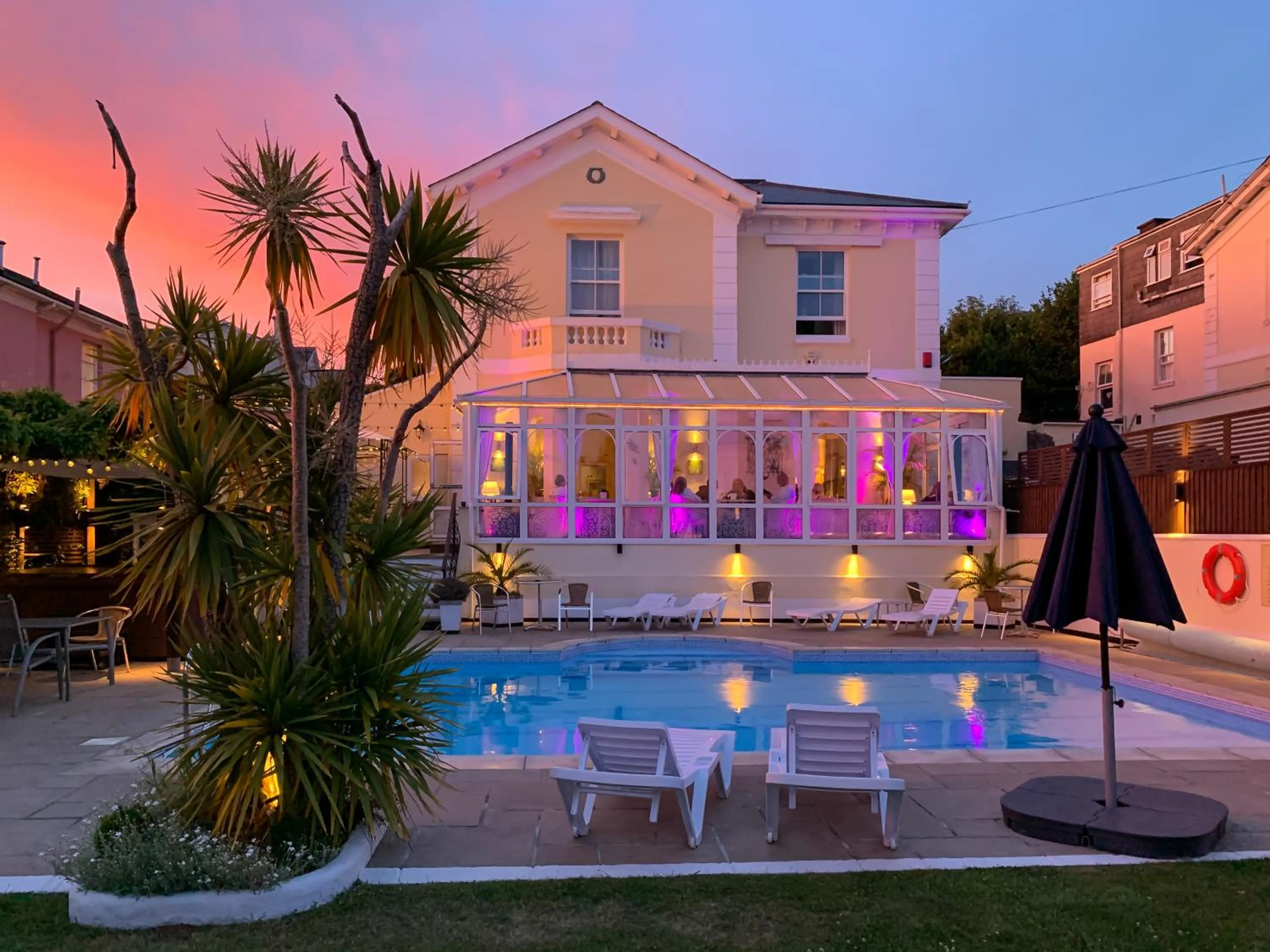 Sunset in Riviera Lodge Hotel