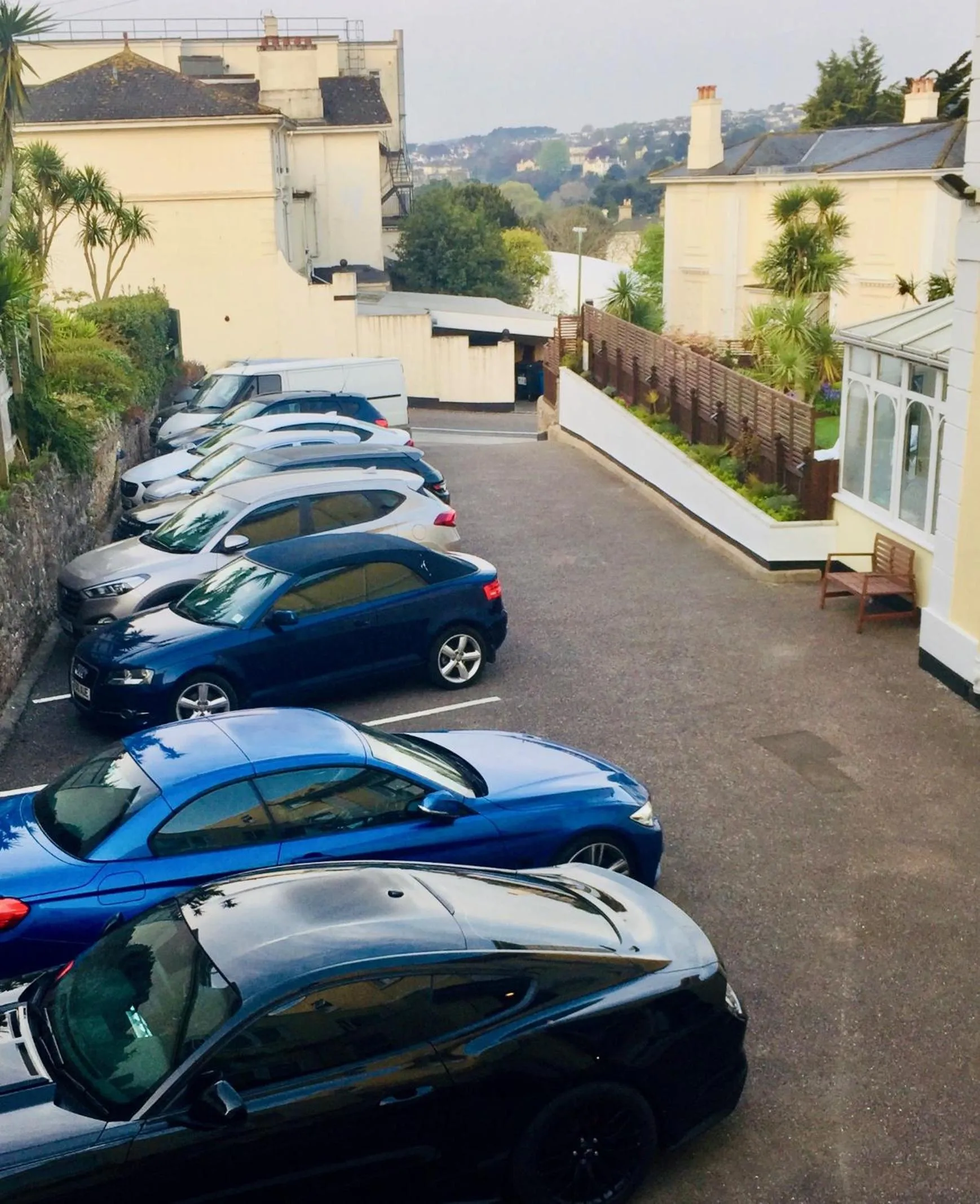 Property building in Riviera Lodge Hotel