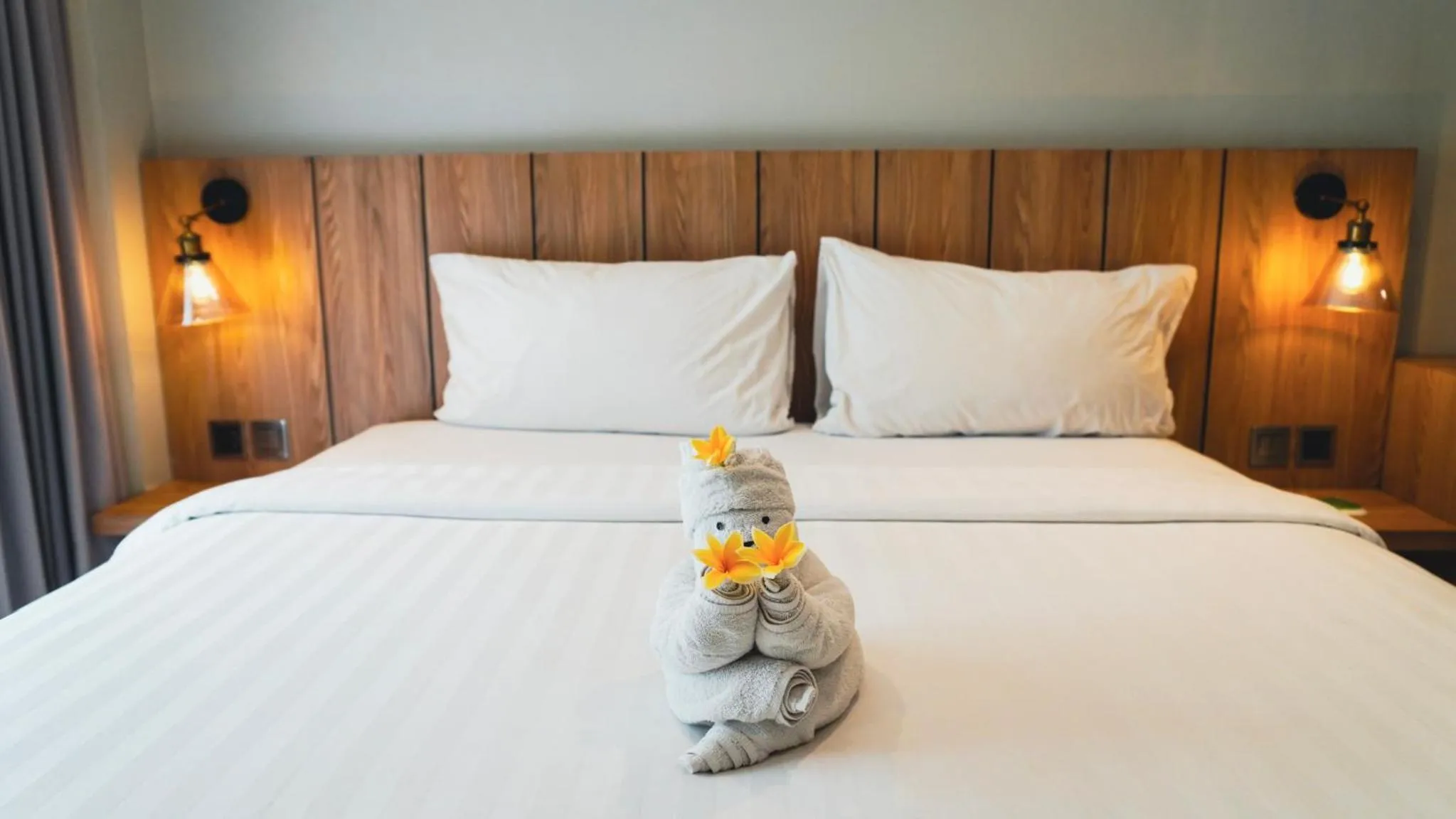 Property building, Bed in Grand Kuta Hotel and Residence