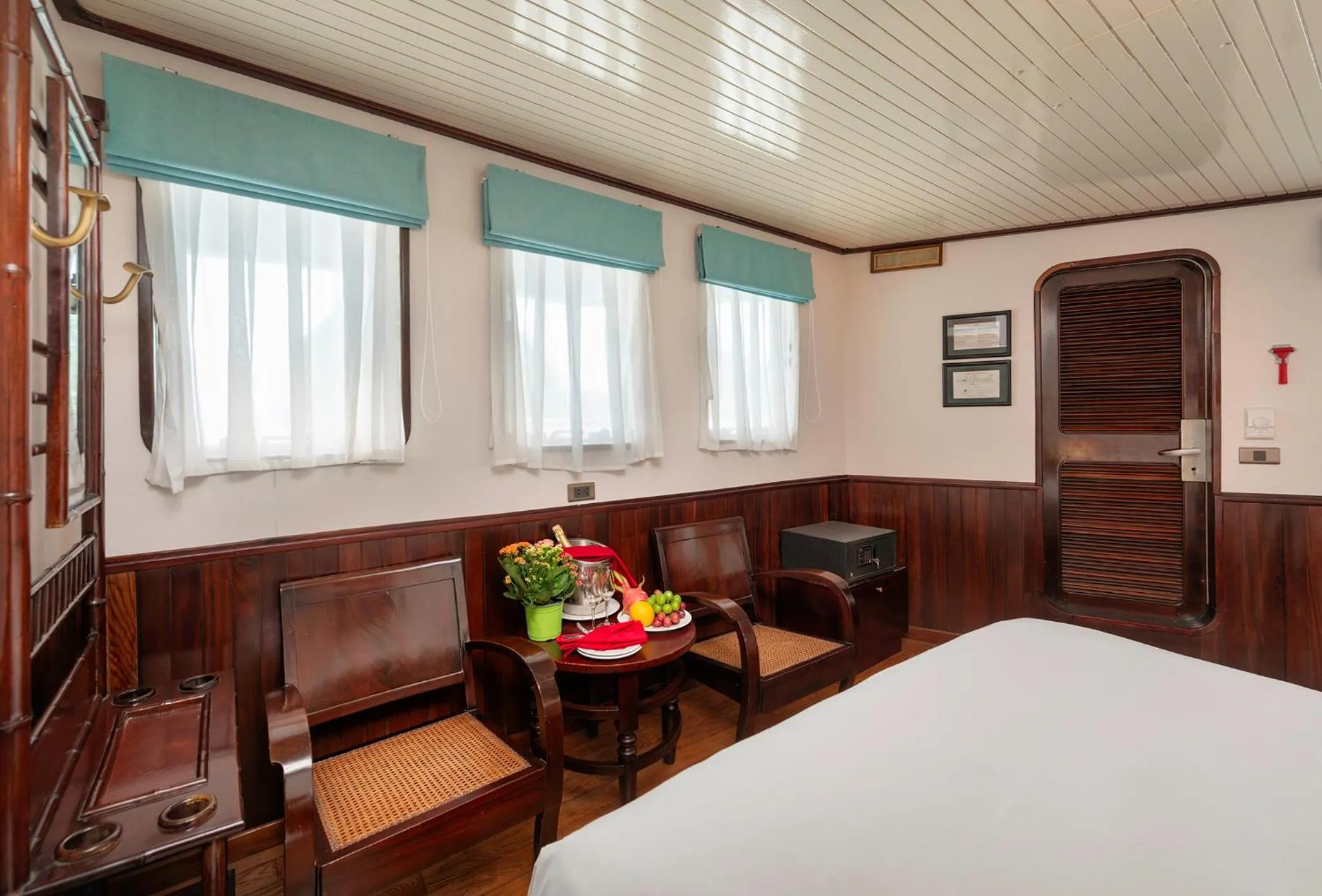 Bed in Emeraude Classic Cruises