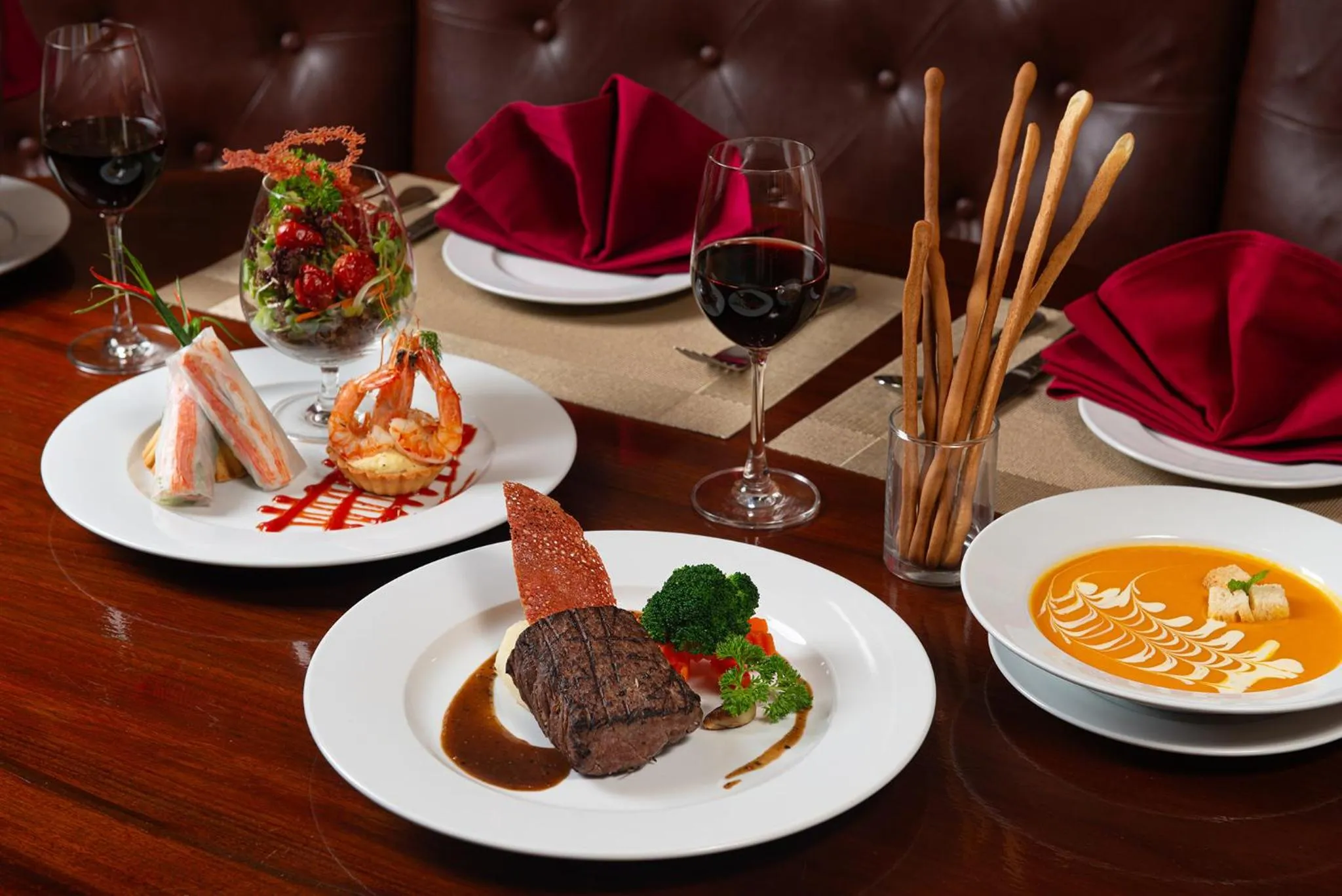 Restaurant/places to eat in Emeraude Classic Cruises