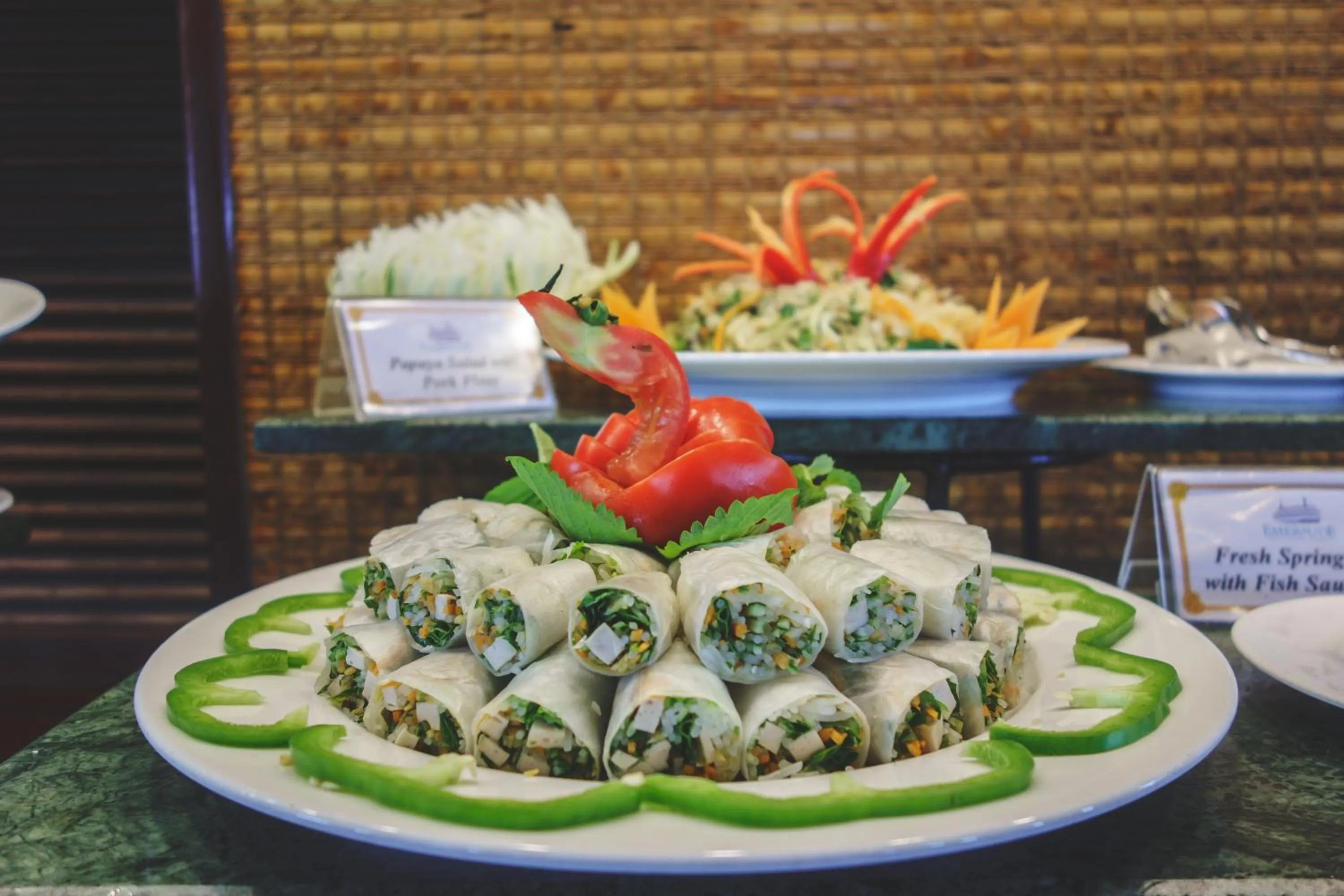 Food and drinks in Emeraude Classic Cruises