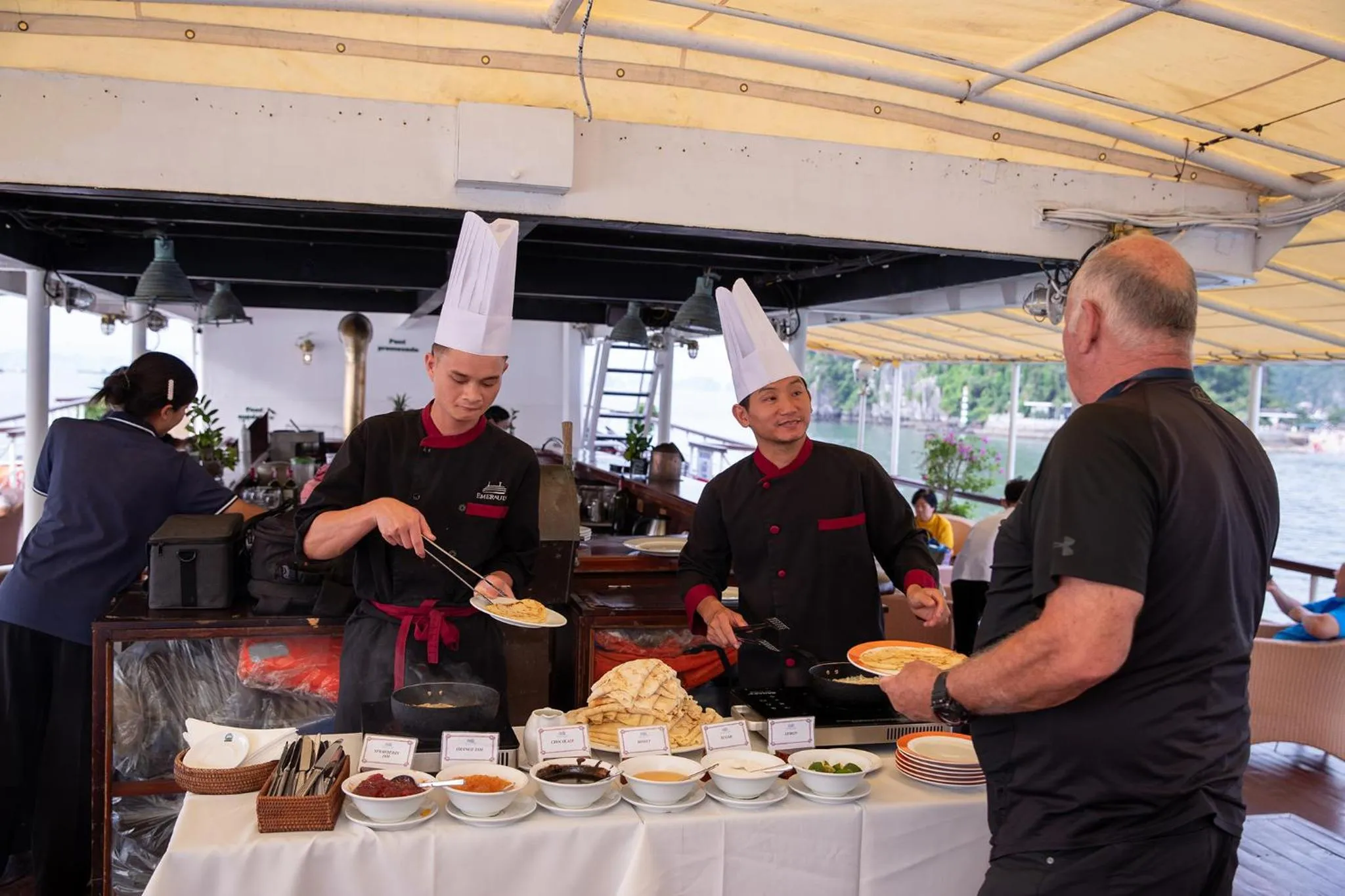 Buffet breakfast in Emeraude Classic Cruises