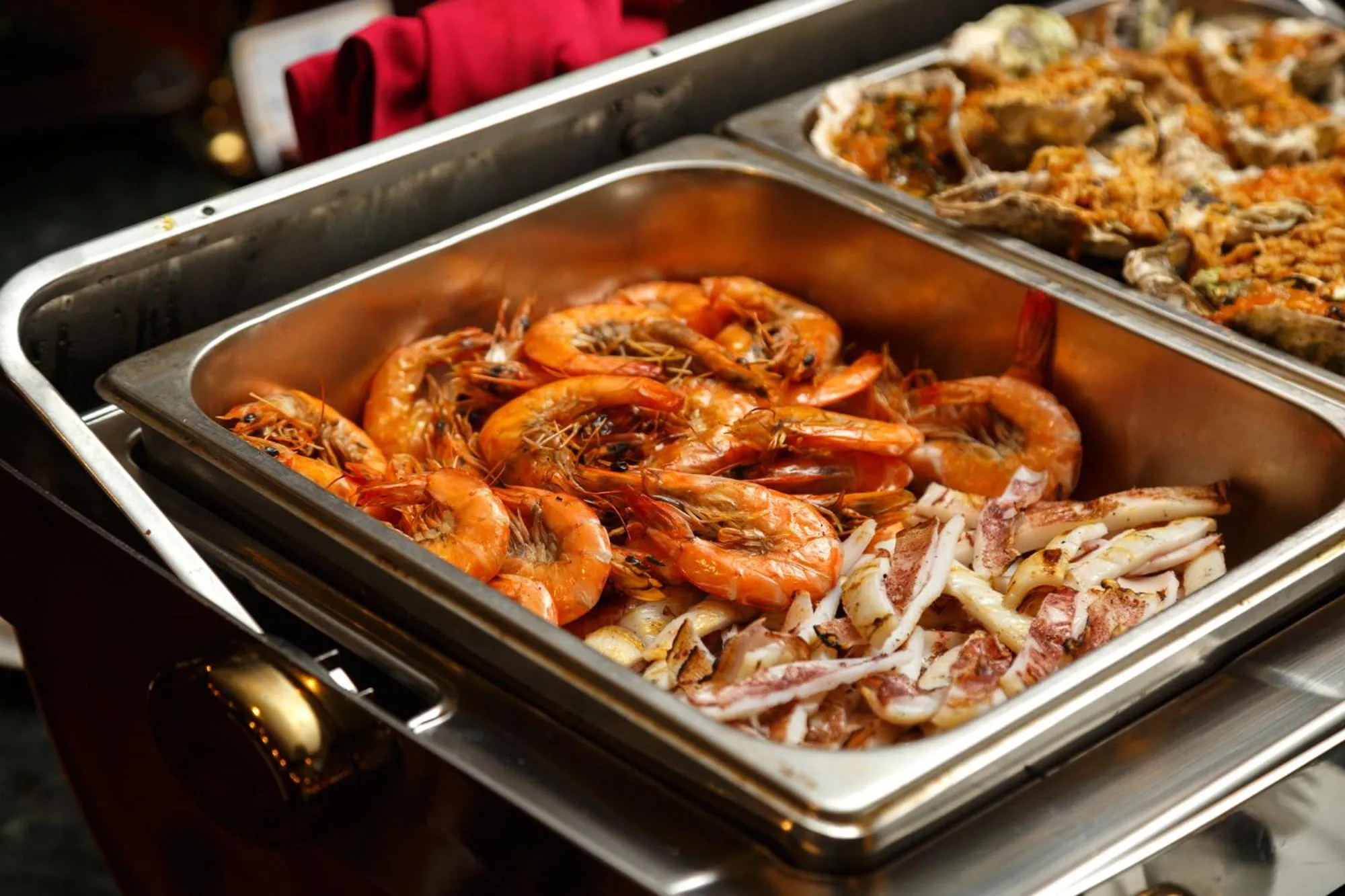 Food and drinks in Emeraude Classic Cruises