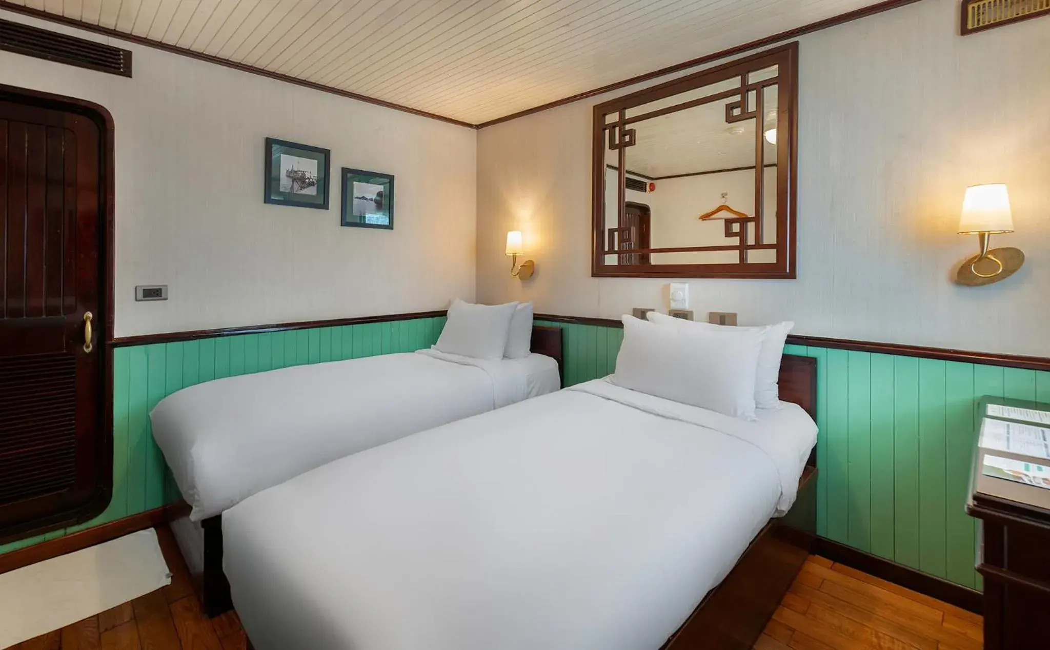 Deluxe Twin Room with Sea View - single occupancy - 2 Days 1 Night in Emeraude Classic Cruises Deluxe Twin Room with Sea View - single occupancy - 2 Days 1 Night in Emeraude Classic Cruises