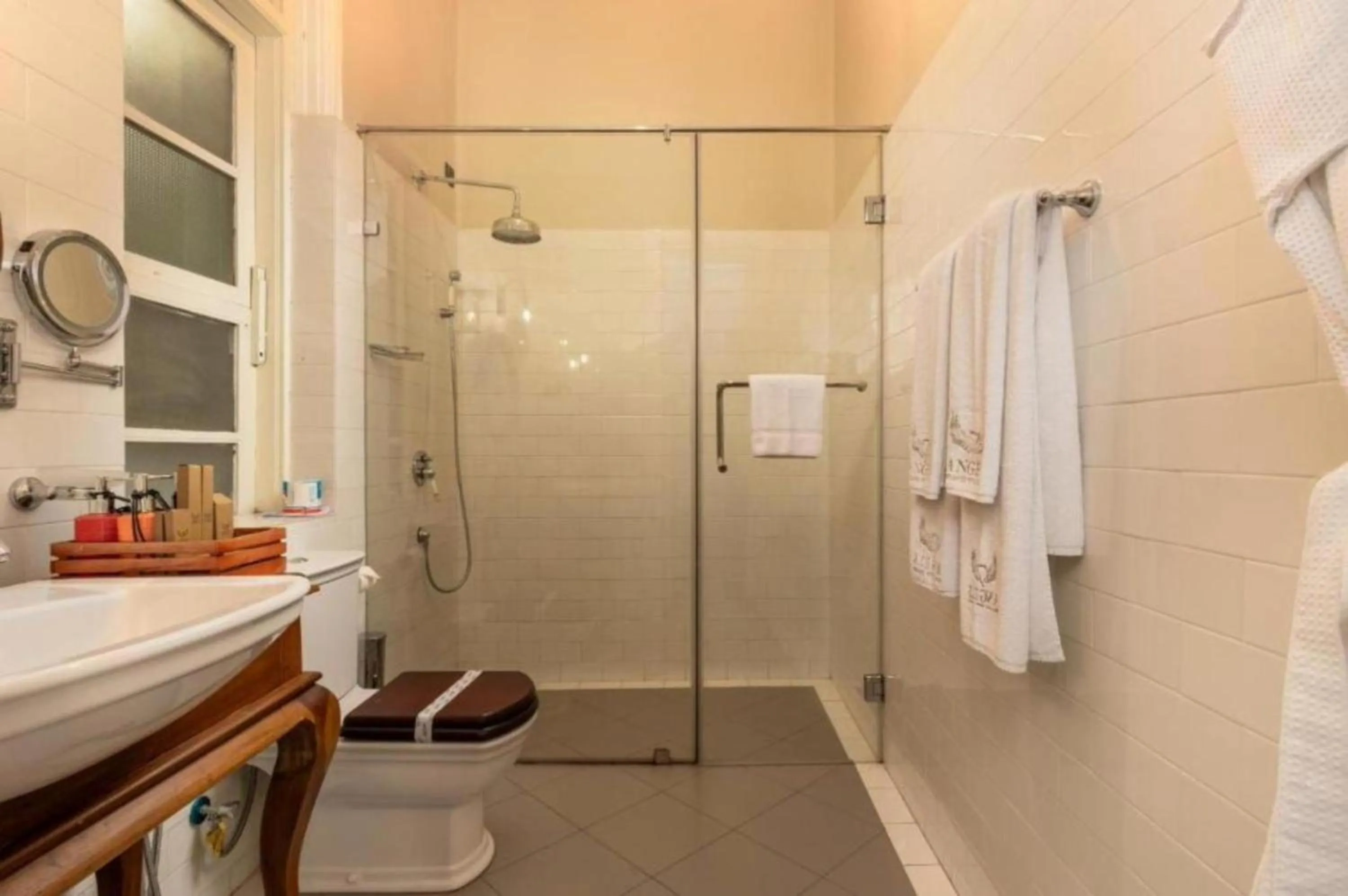 Bathroom in Castle Hill Bungalow by Seven Angels