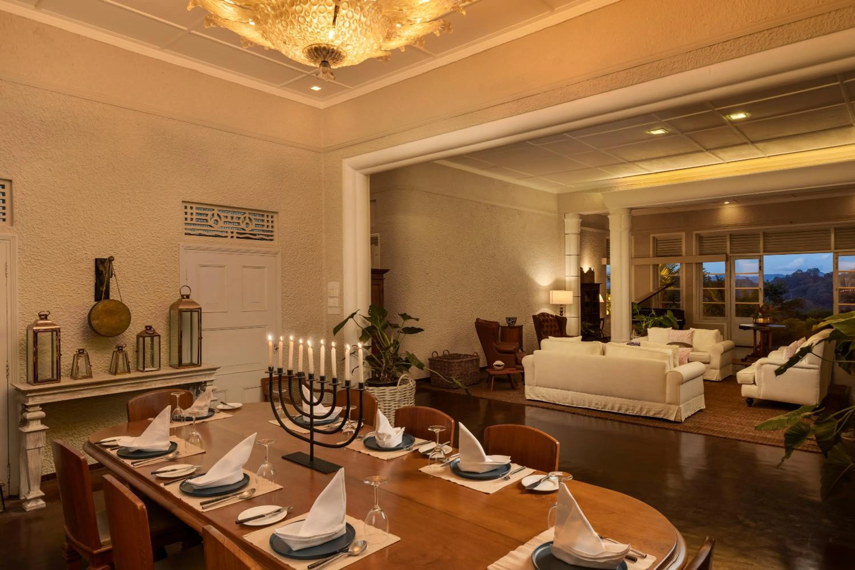 Restaurant/places to eat in Castle Hill Bungalow by Seven Angels