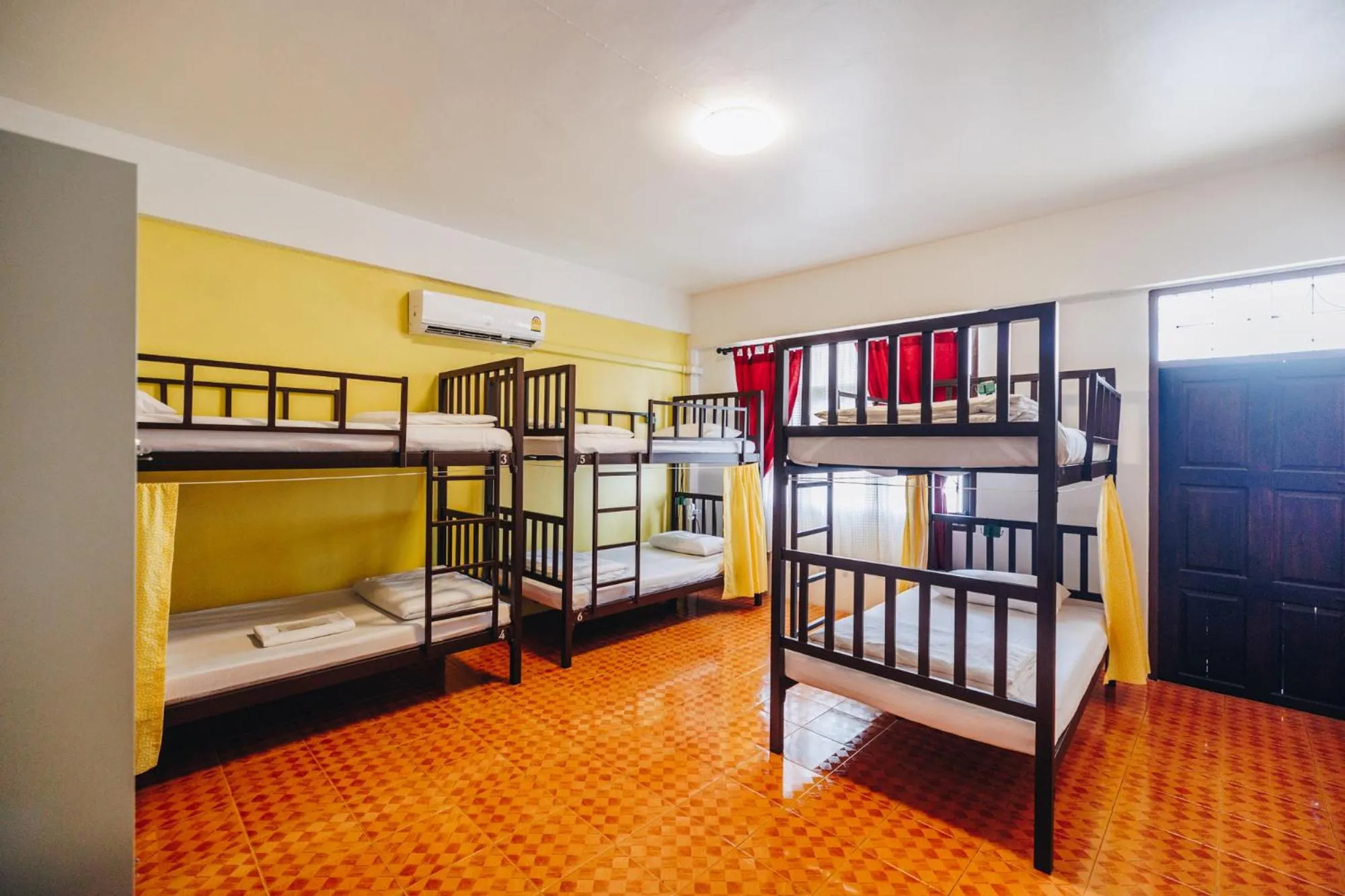 Bed in 6-Bed Mixed Dormitory Room in Sleeper House