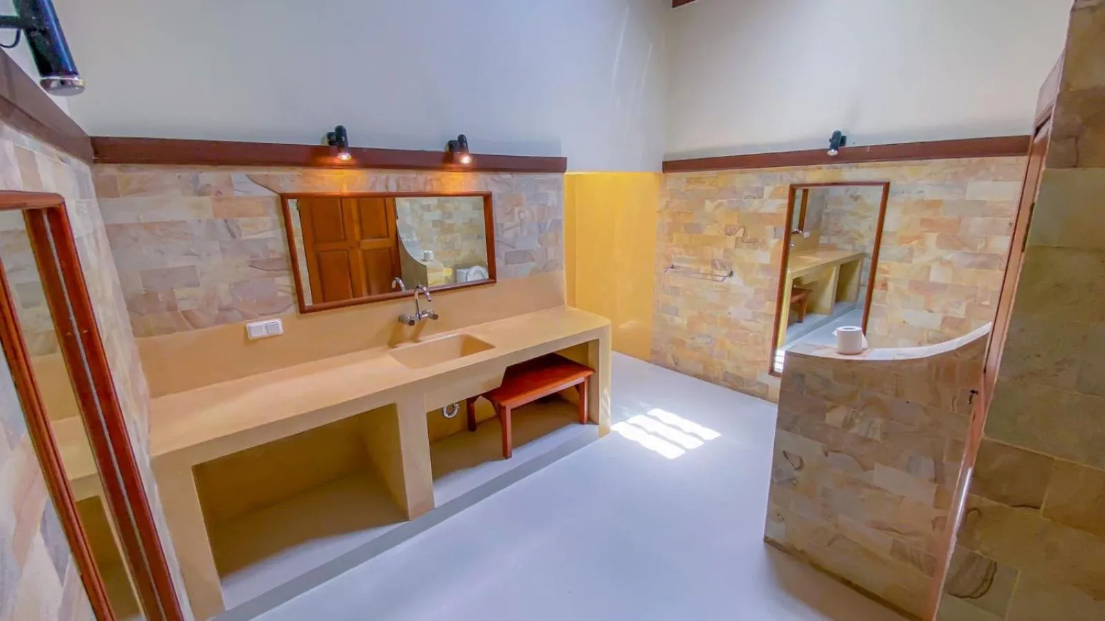 Toilet in Bali Dyana Villas